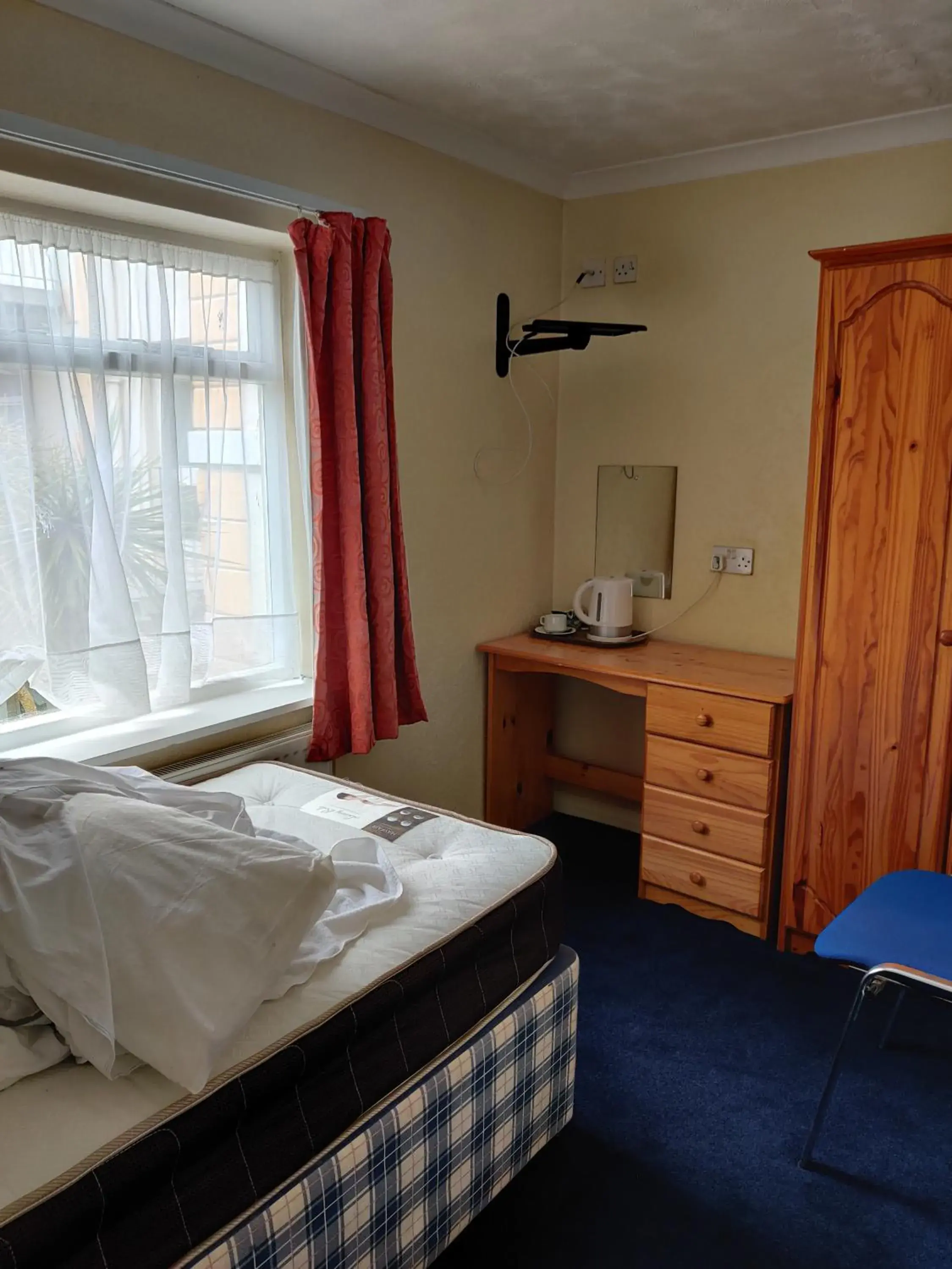 Bedroom in Inglewood Palm Hotel, Abbey Sands Torquay Bedroom in Inglewood Palm Hotel, Abbey Sands Torquay