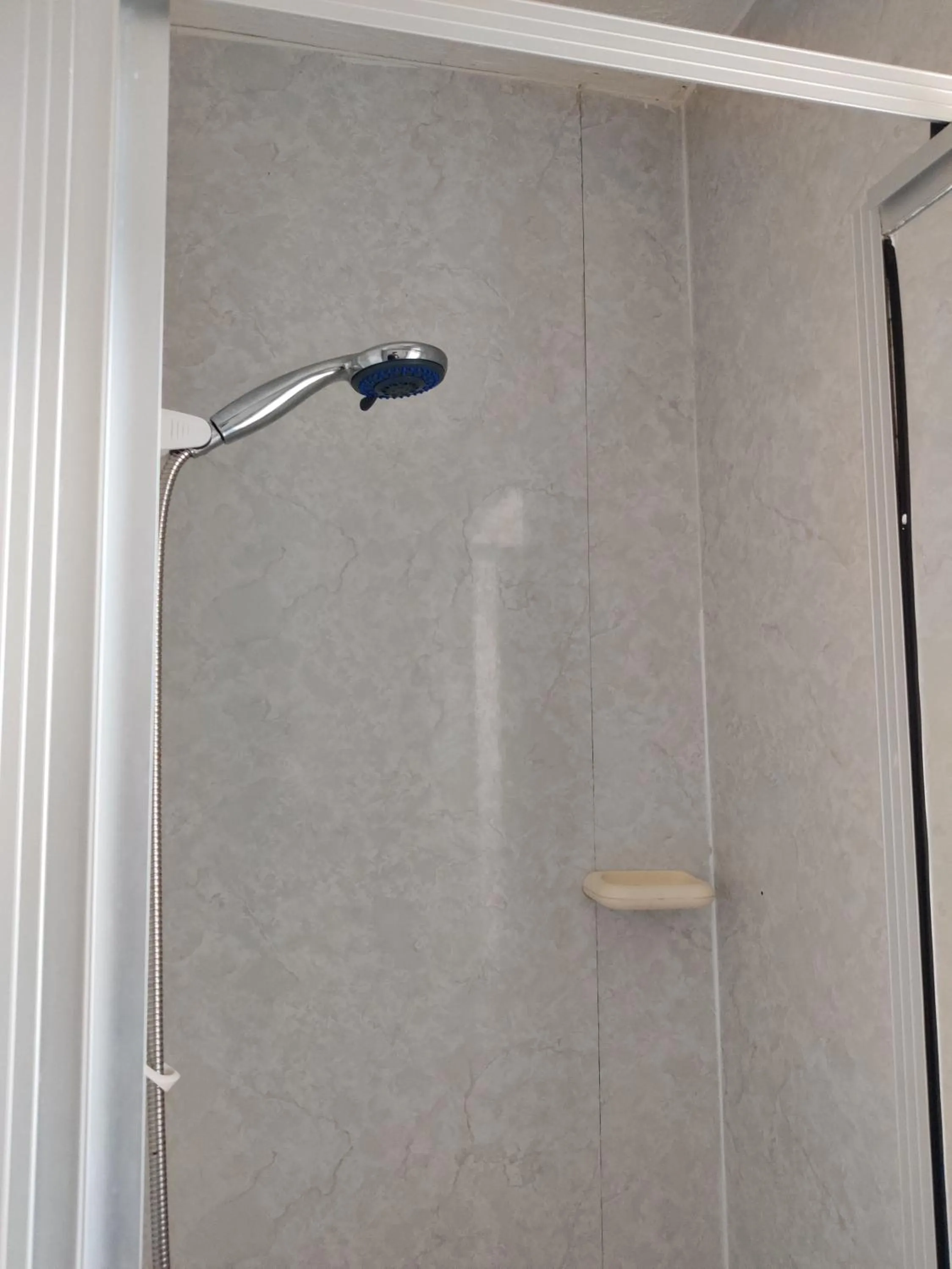 Bathroom in Inglewood Palm Hotel, Abbey Sands Torquay