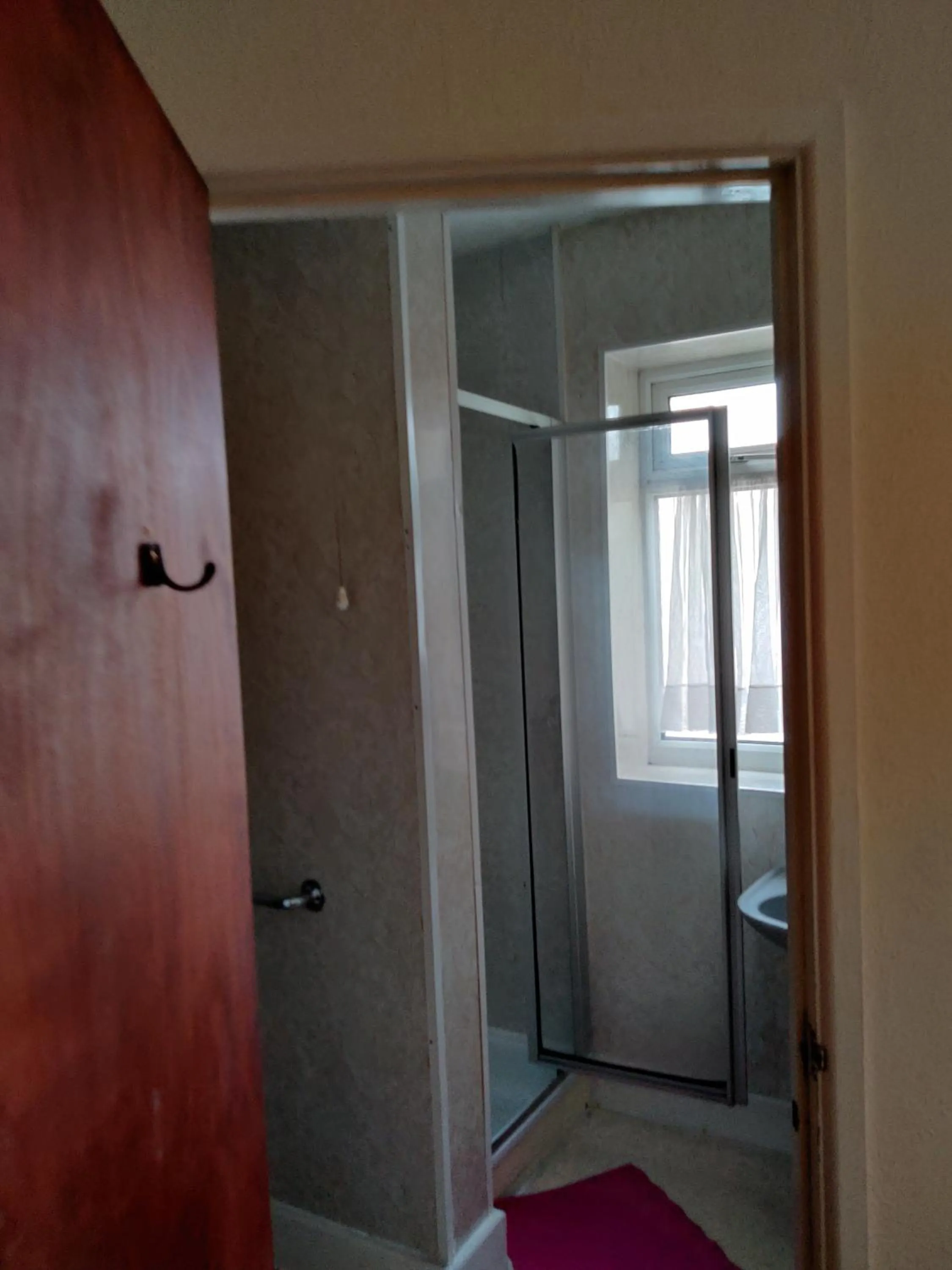 Bathroom in Inglewood Palm Hotel, Abbey Sands Torquay