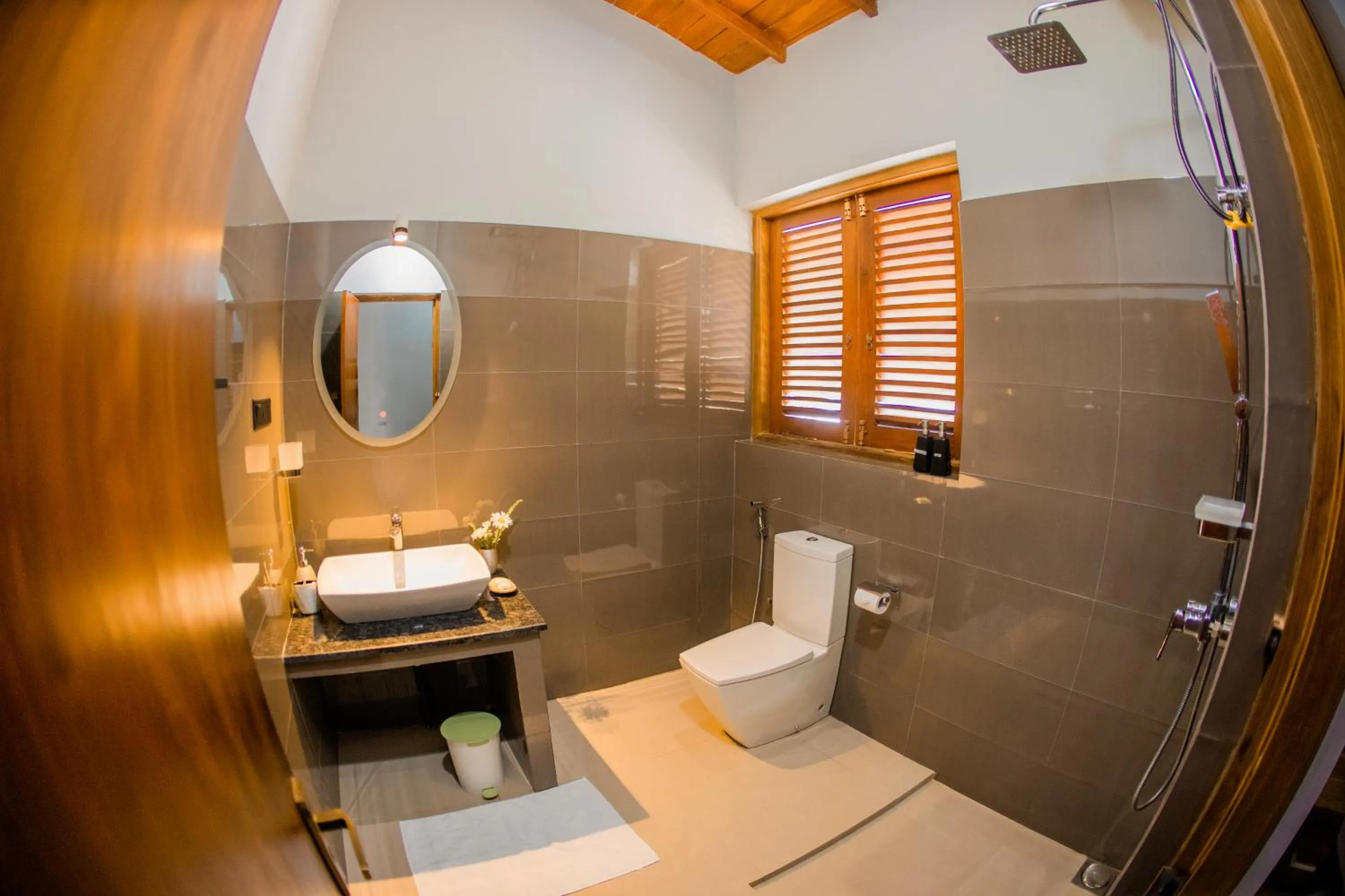 Shower in Golden Shower Inn