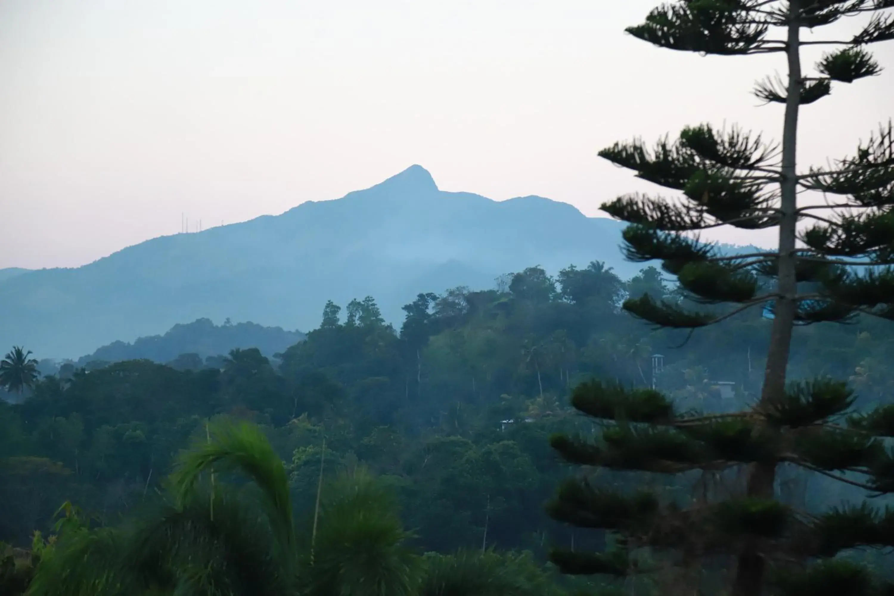 Mountain view in Golden Shower Inn Mountain view in Golden Shower Inn