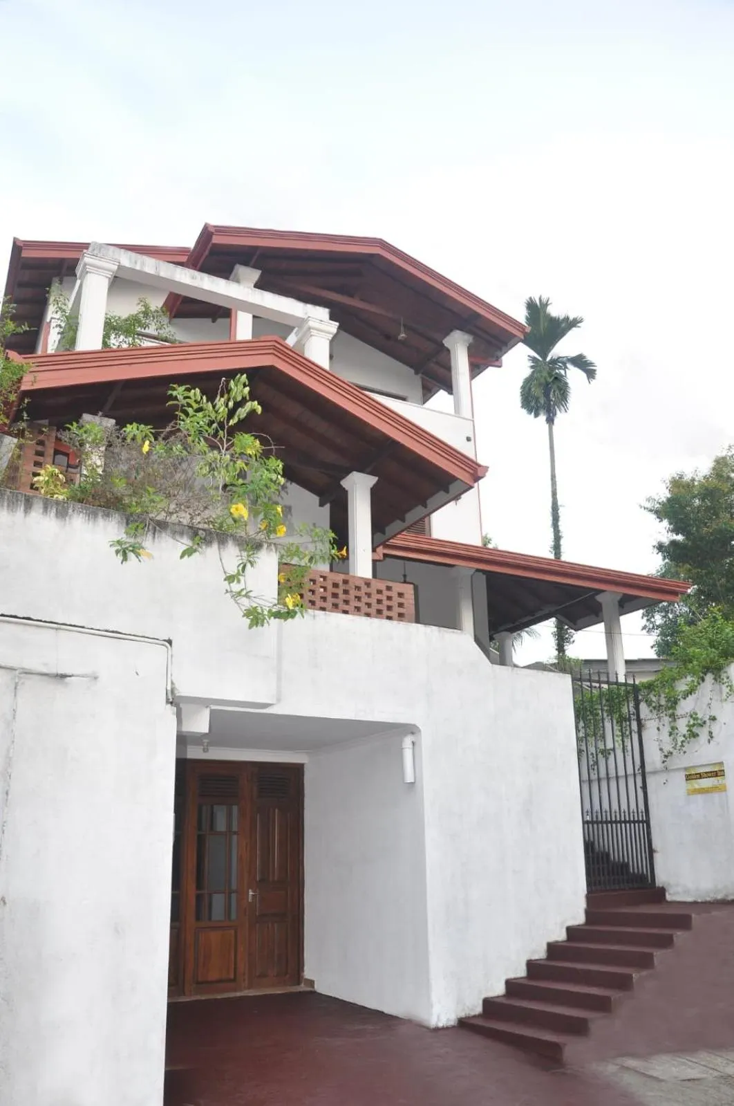 Property building in Golden Shower Inn