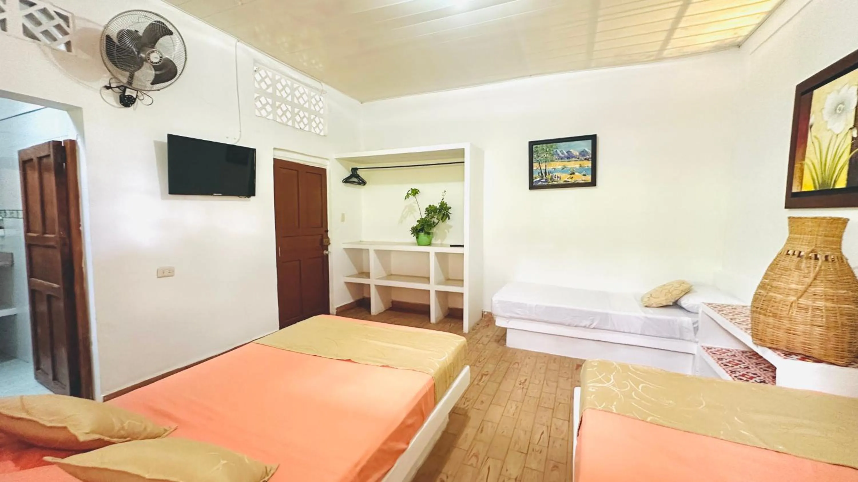 Photo of the whole room, Bed in Finca Hotel Villaruth