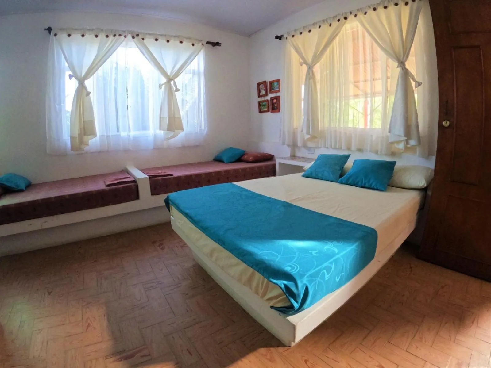 Photo of the whole room, Bed in Finca Hotel Villaruth
