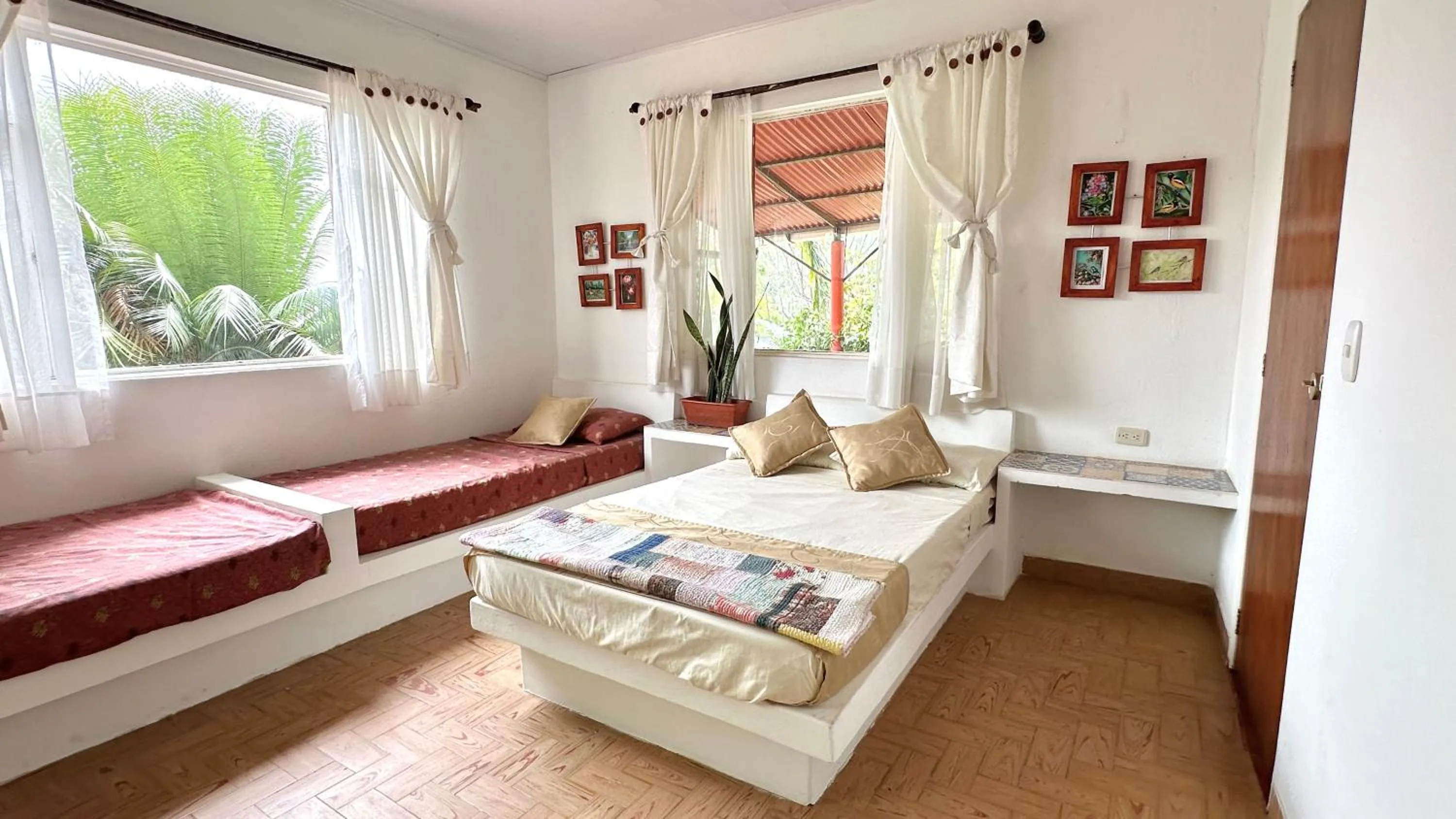 Photo of the whole room, Bed in Finca Hotel Villaruth
