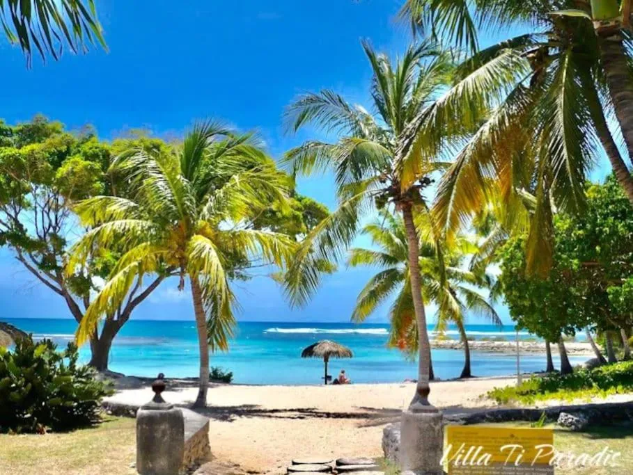 Beach in VILLA Ti Paradis ANSE DES ROCHERS