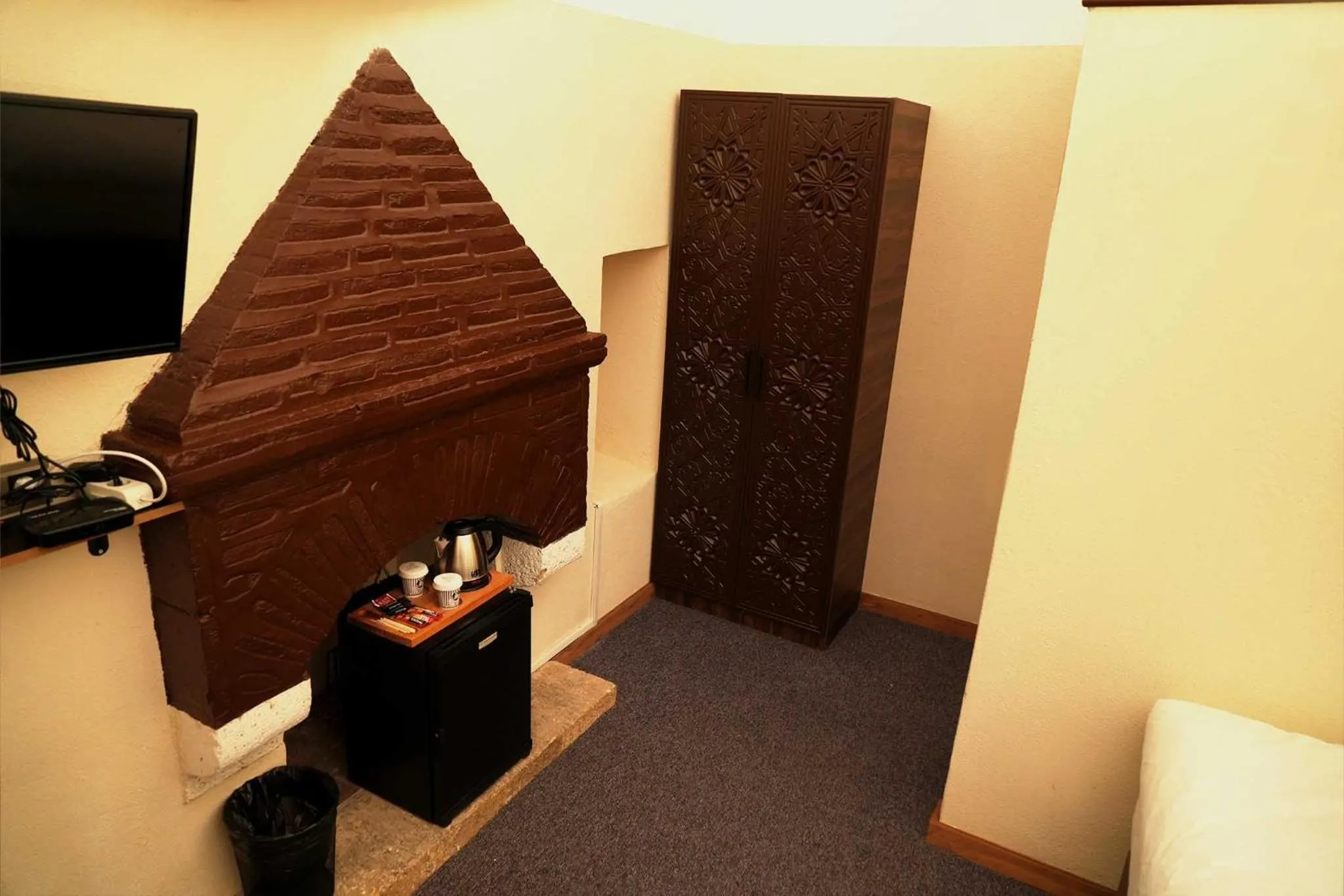 TV and multimedia in Rüstempaşa Kervansaray Hotel with Free Parking