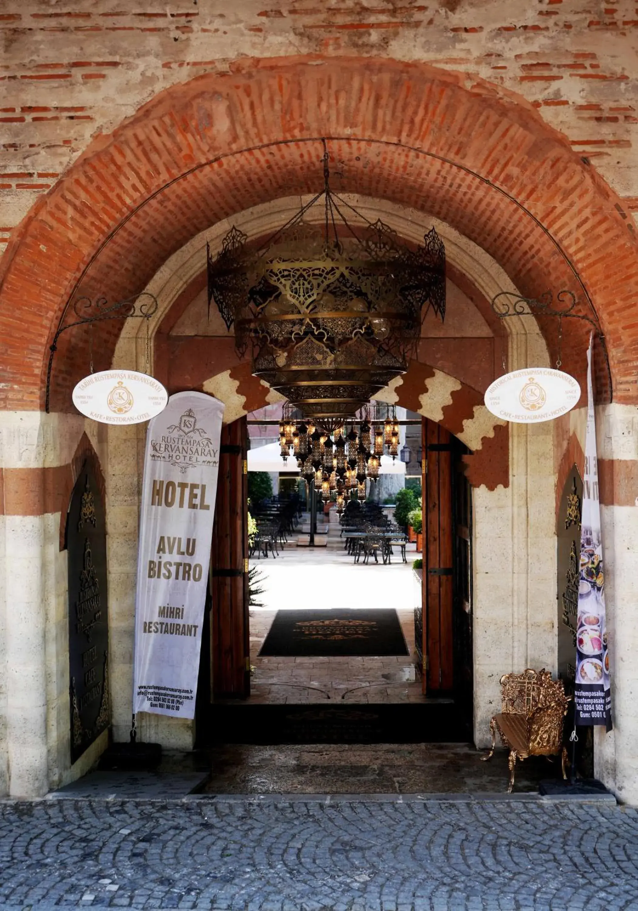 Facade/entrance in Rüstempaşa Kervansaray Hotel with Free Parking Facade/entrance in Rüstempaşa Kervansaray Hotel with Free Parking
