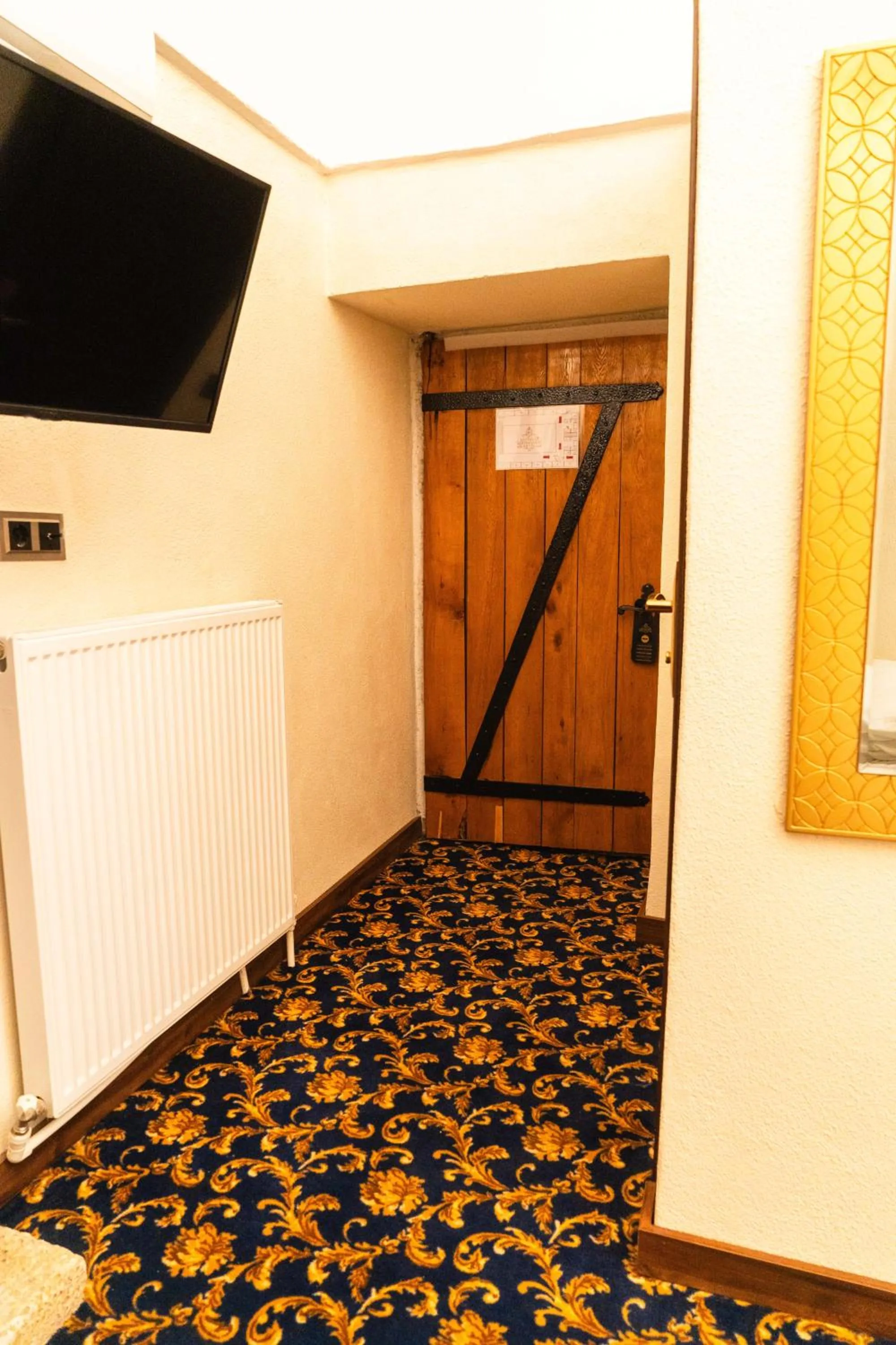 Photo of the whole room in Rüstempaşa Kervansaray Hotel with Free Parking