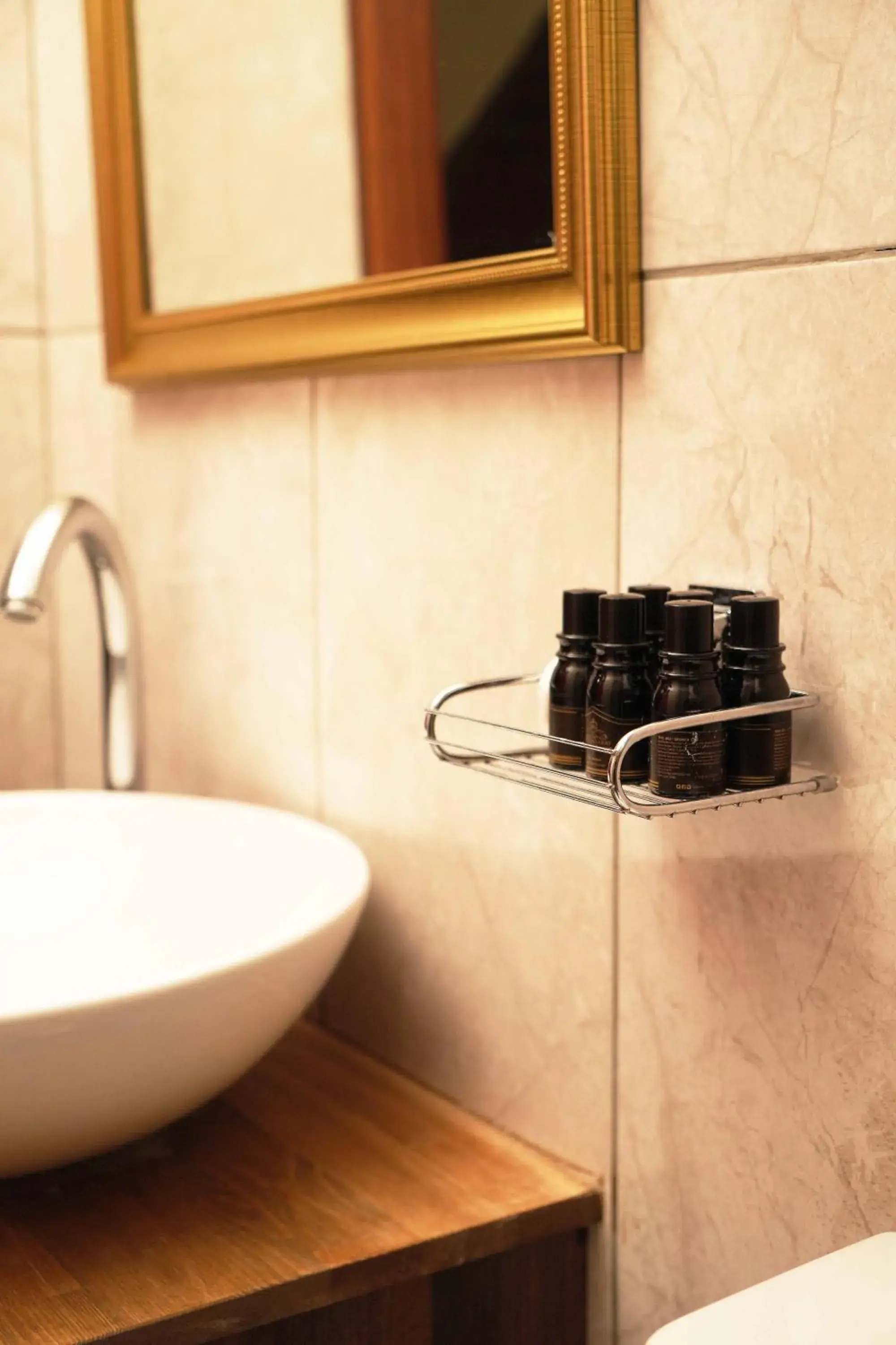 Bathroom in Rüstempaşa Kervansaray Hotel with Free Parking Bathroom in Rüstempaşa Kervansaray Hotel with Free Parking