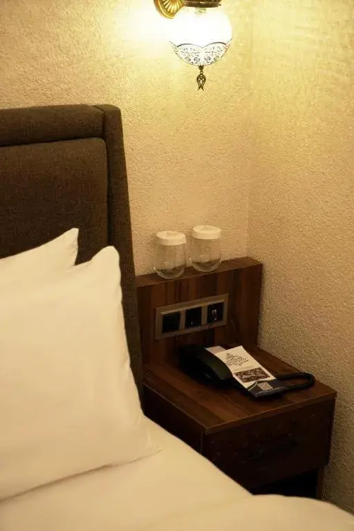 Bed in Rüstempaşa Kervansaray Hotel with Free Parking Bed in Rüstempaşa Kervansaray Hotel with Free Parking