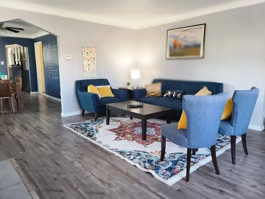 Large Central Homelike Townhome Large Central Homelike Townhome