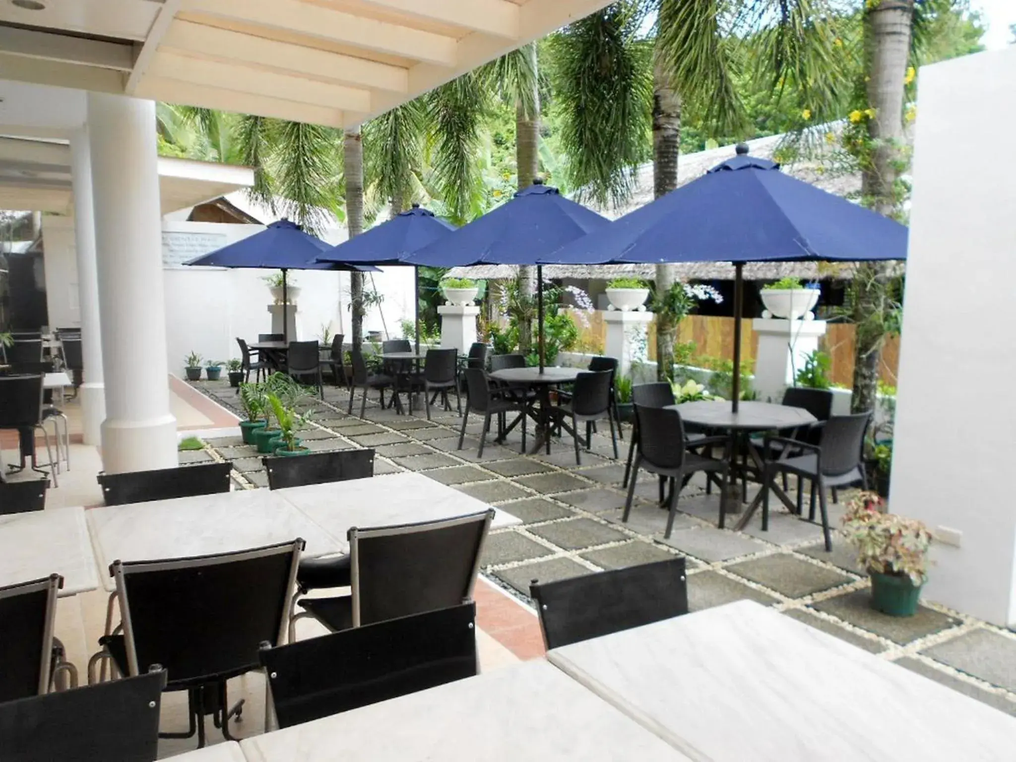 Facade/entrance in One Crescent Place Hotel Facade/entrance in One Crescent Place Hotel