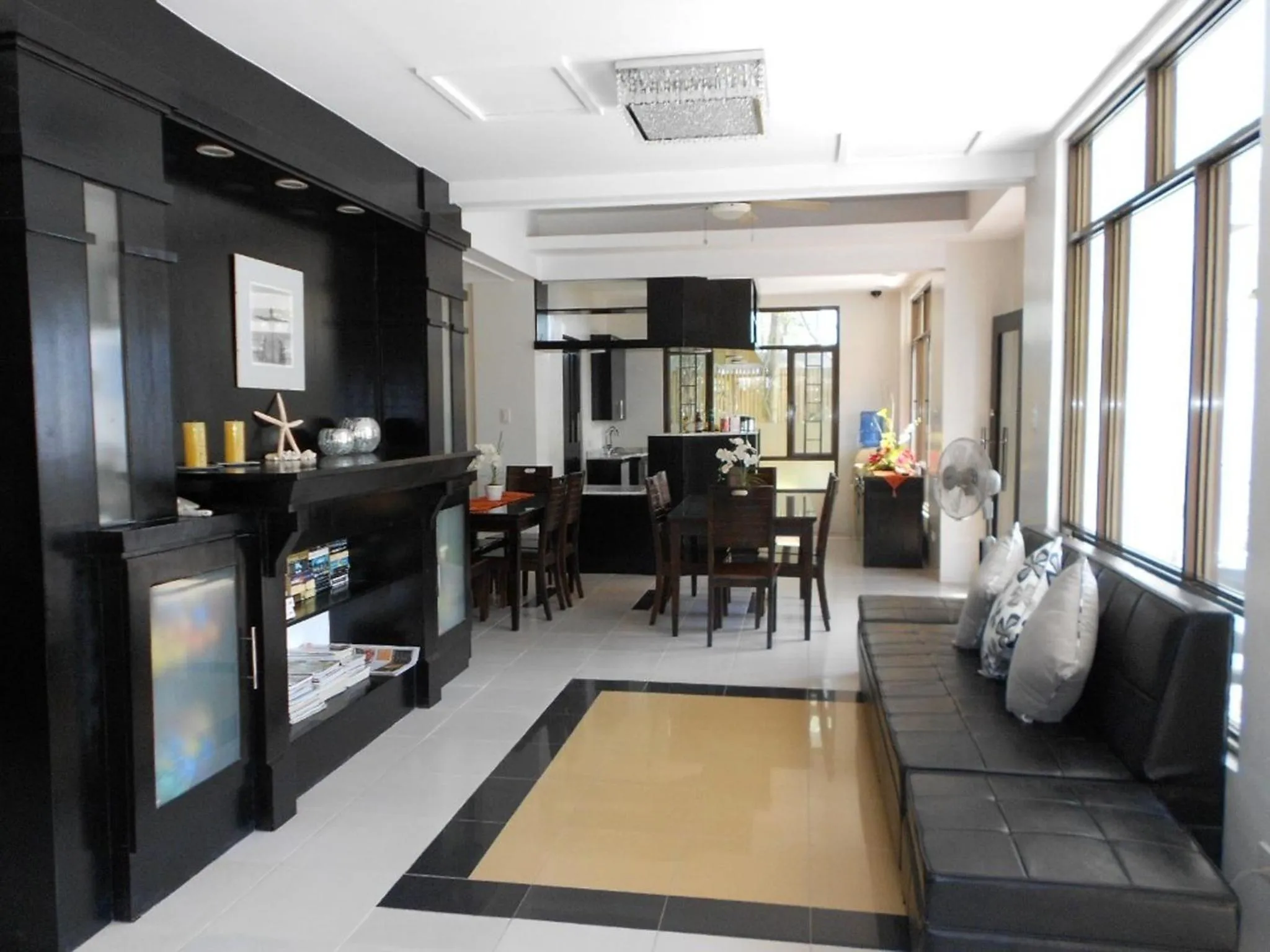 Lobby or reception in One Crescent Place Hotel