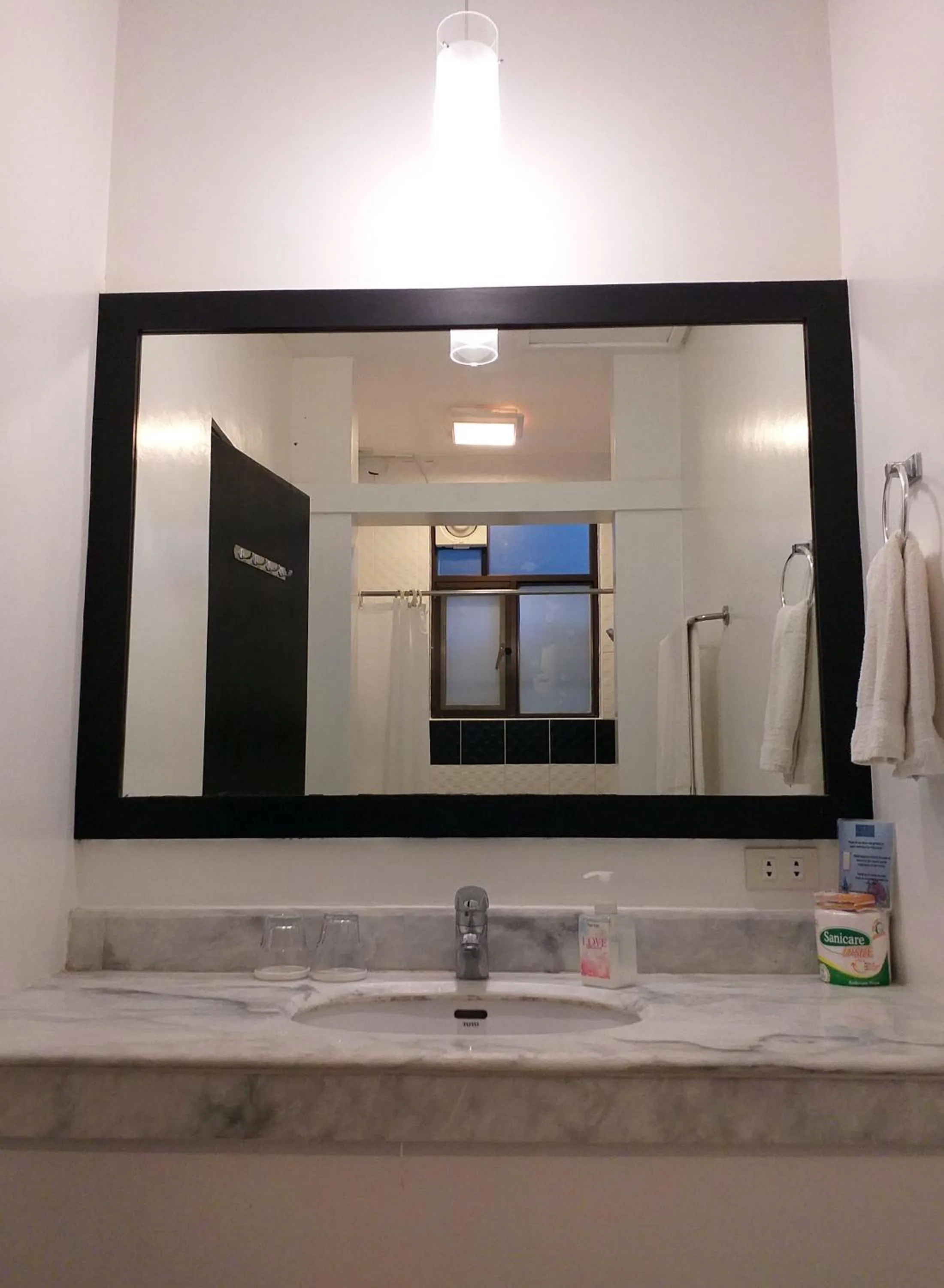 Bathroom in One Crescent Place Hotel