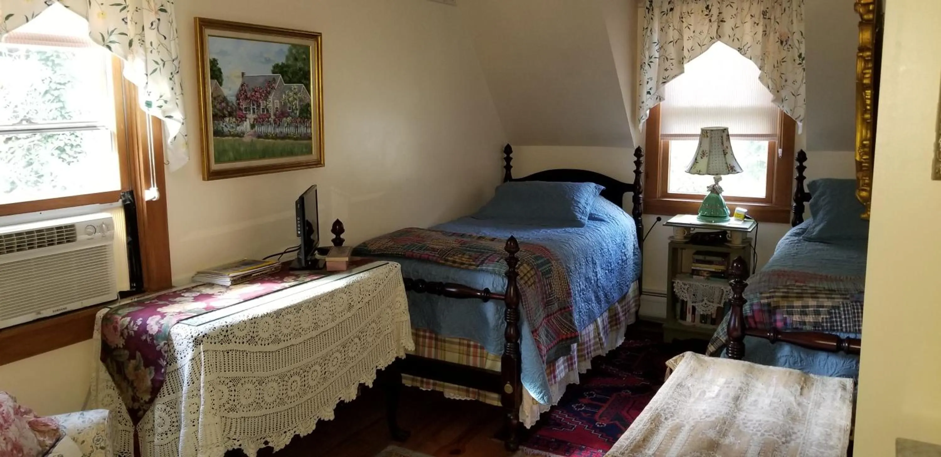 Bed in Eastgate Inn B&B