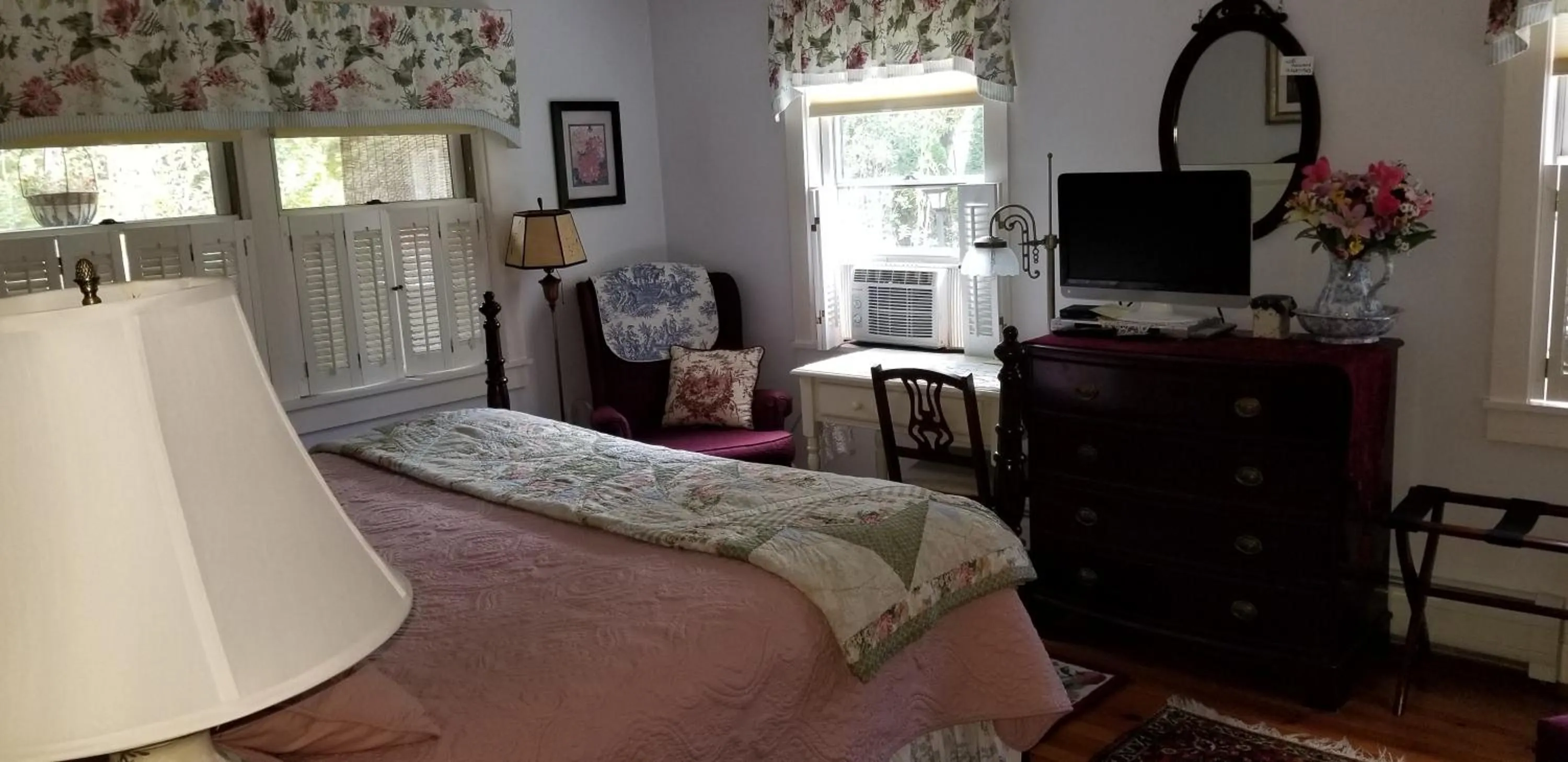 Bed in Eastgate Inn B&B