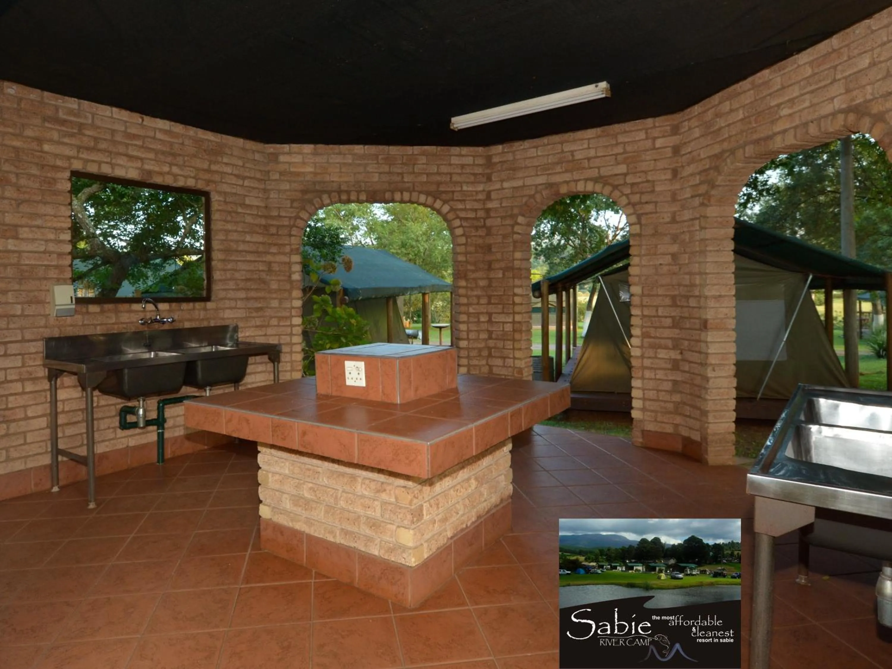Communal kitchen in Sabie River Camp
