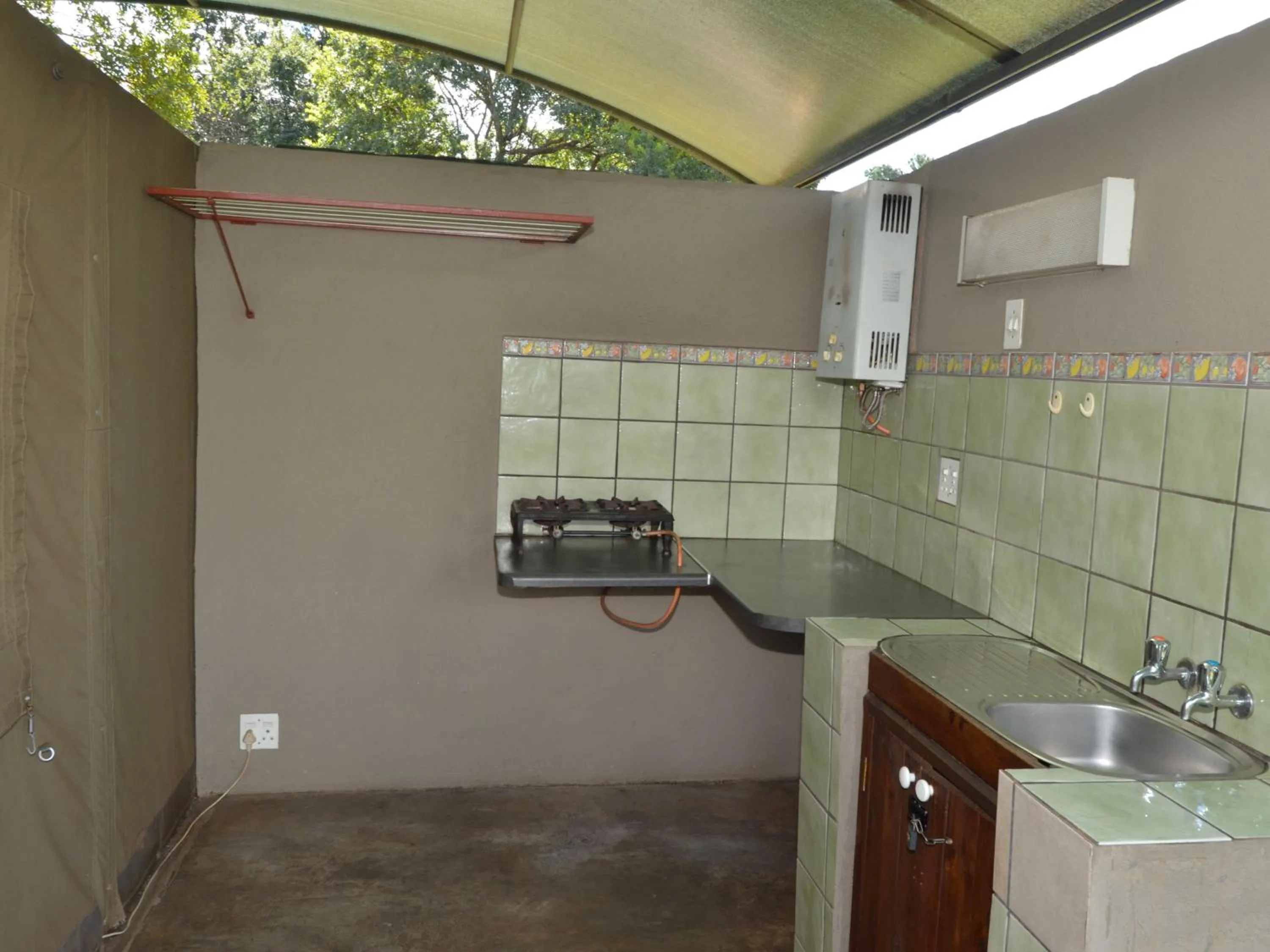 Communal kitchen in Sabie River Camp