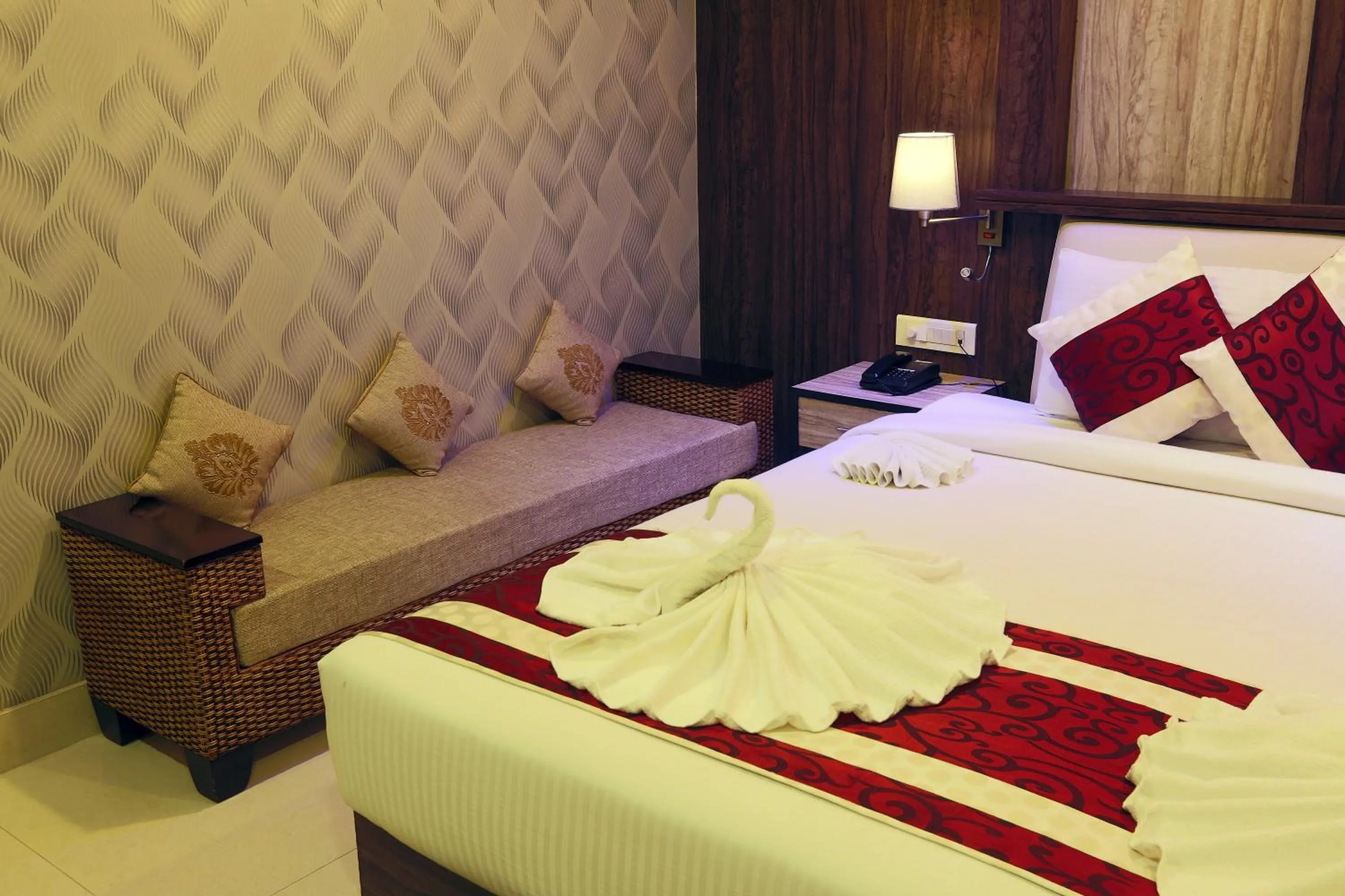 Bed in Hotel Blue Bird, Nagaon