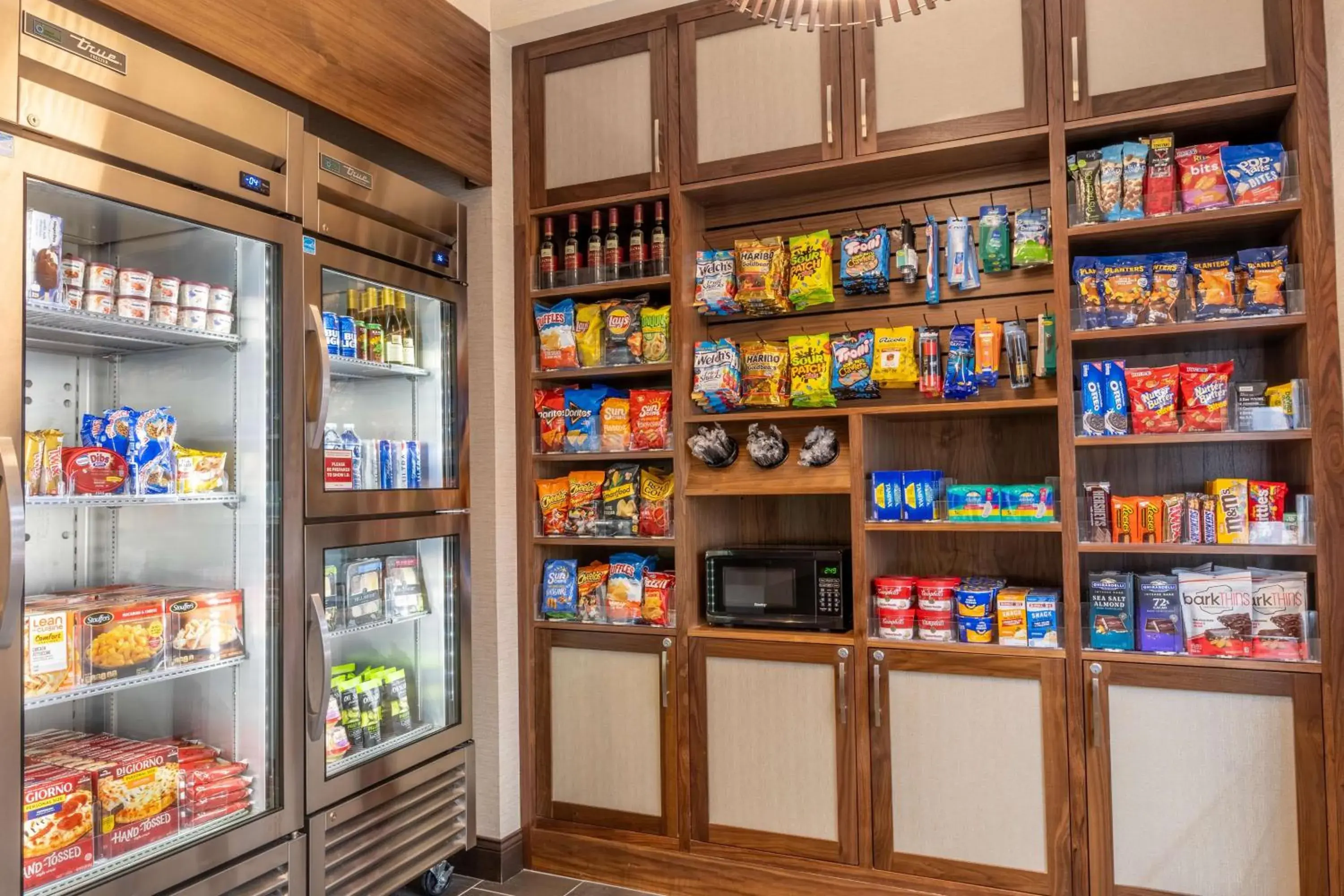 Property building in Drury Plaza Hotel Dallas Arlington Property building in Drury Plaza Hotel Dallas Arlington