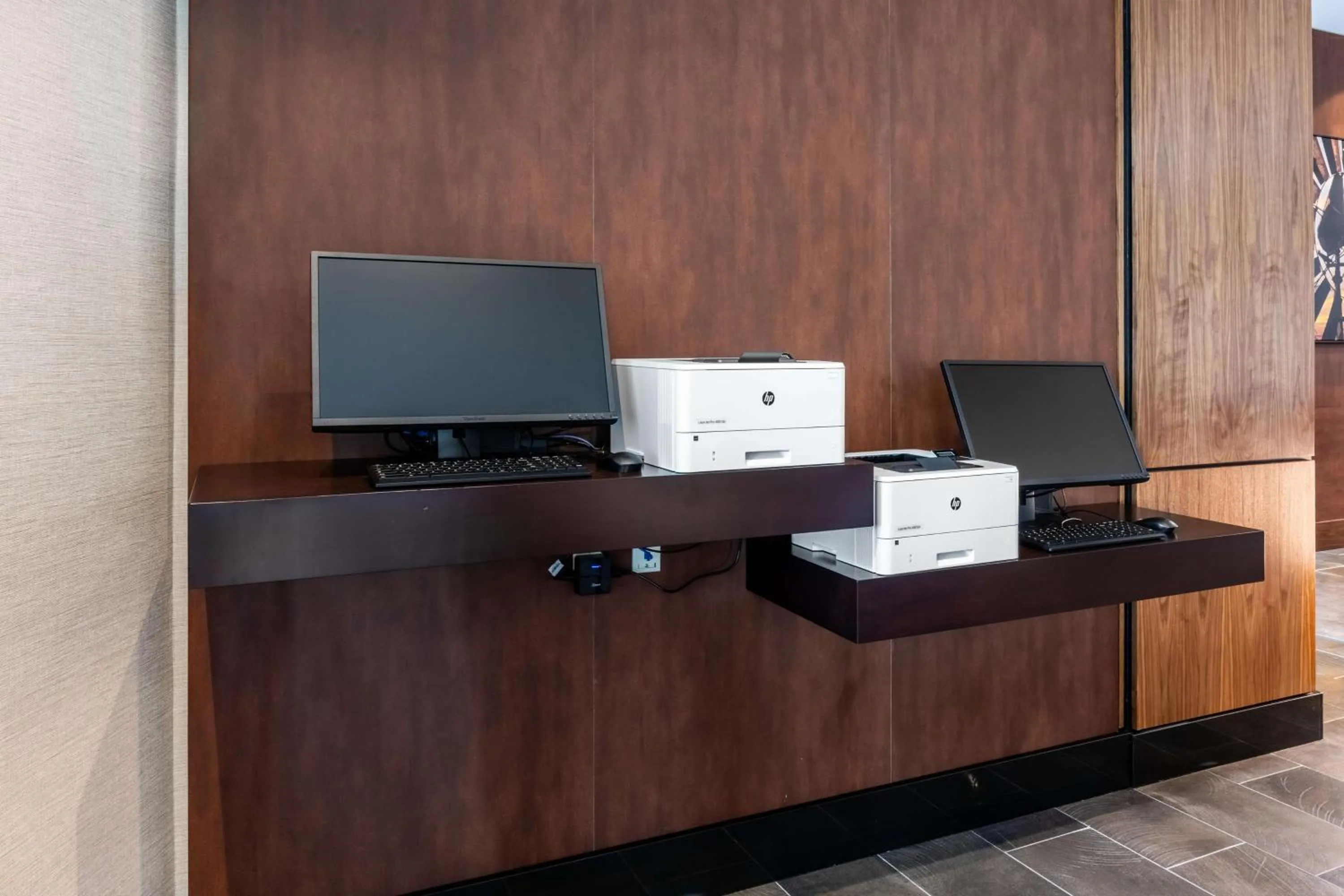 Business facilities in Drury Plaza Hotel Dallas Arlington