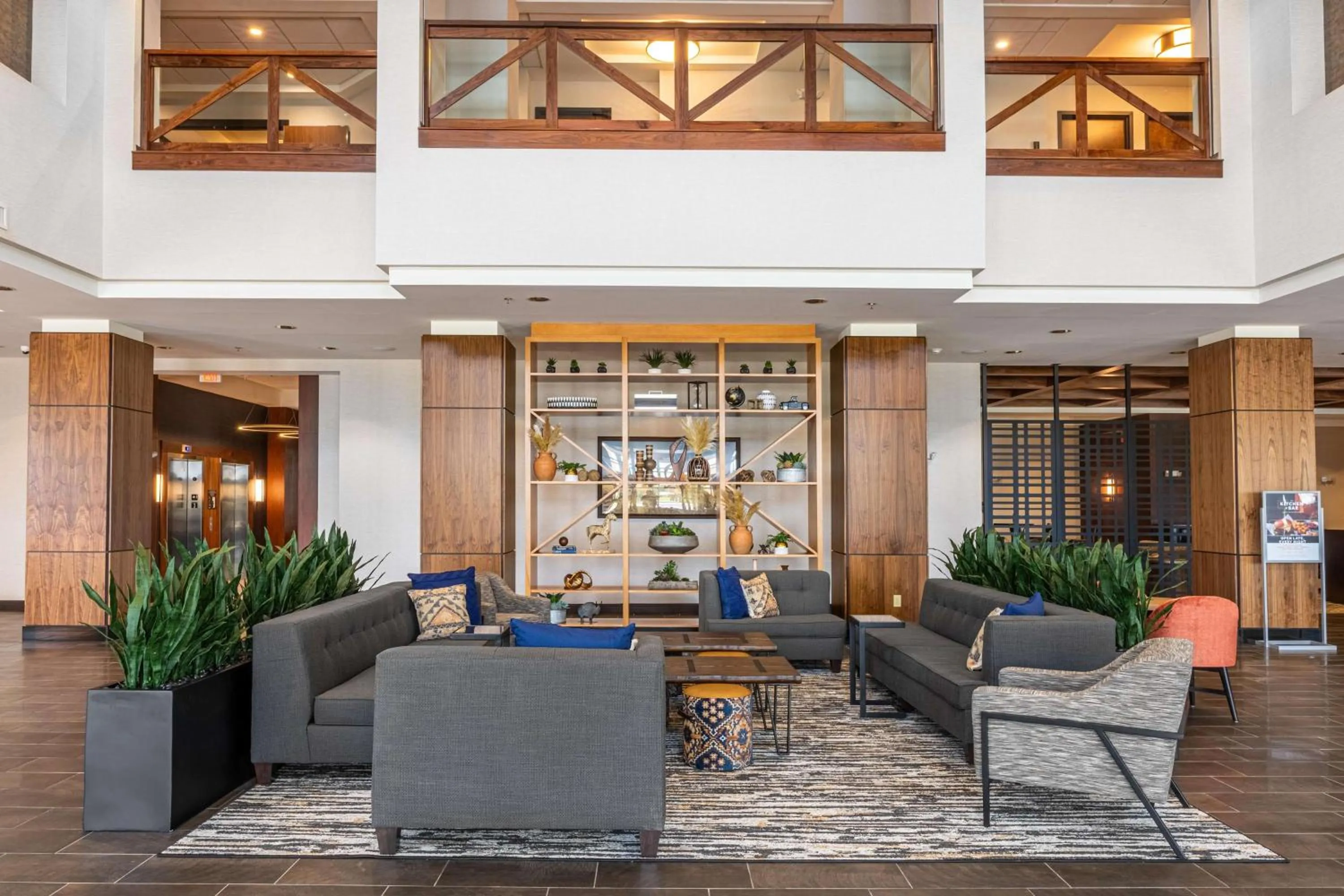 Lobby or reception in Drury Plaza Hotel Dallas Arlington