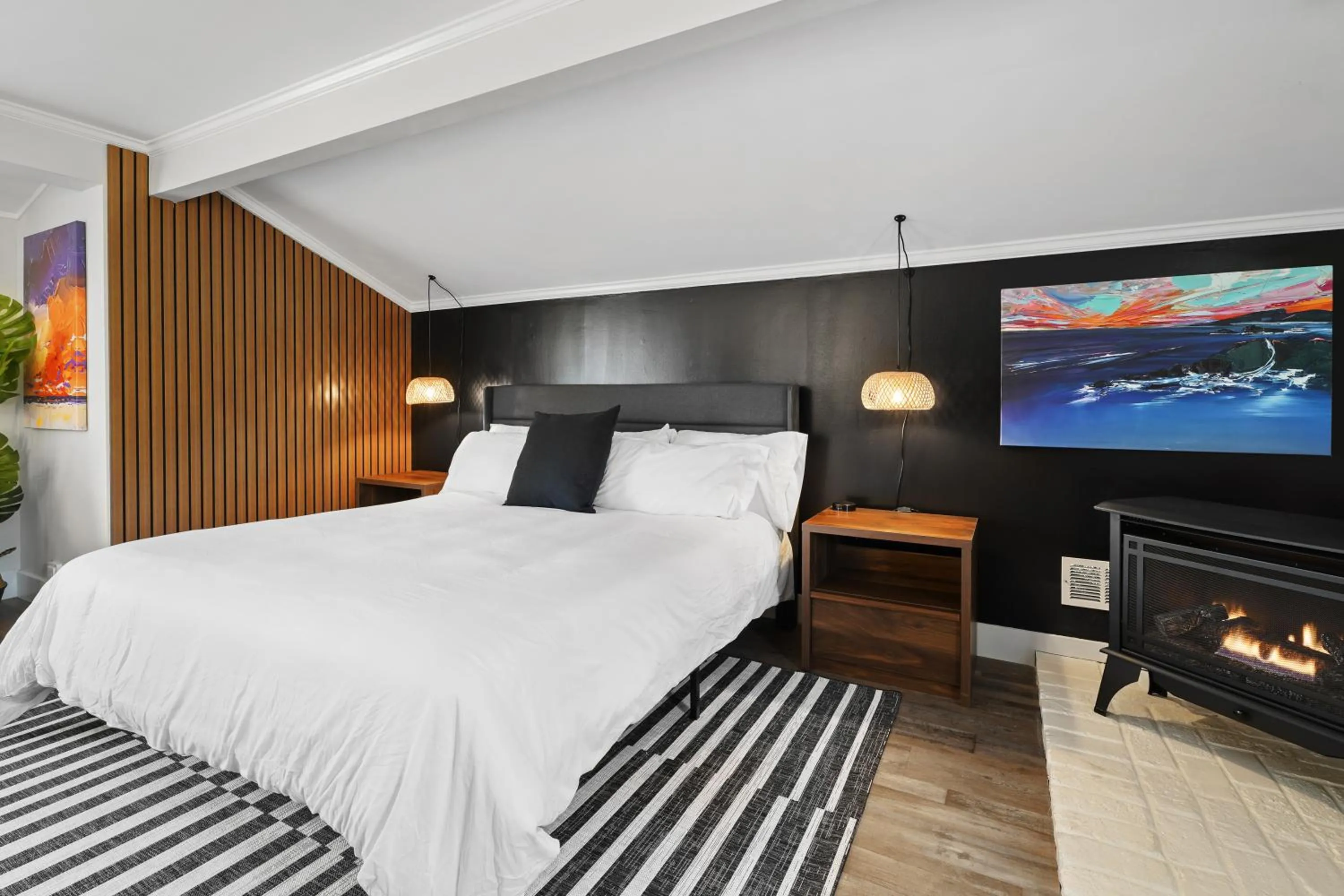 Bed in Mendo Bungalow