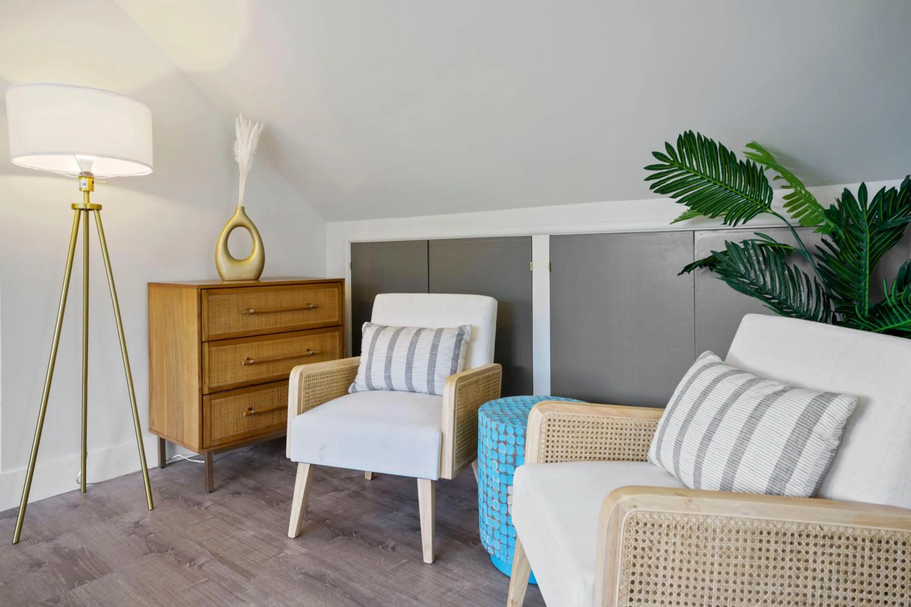 Seating area in Mendo Bungalow