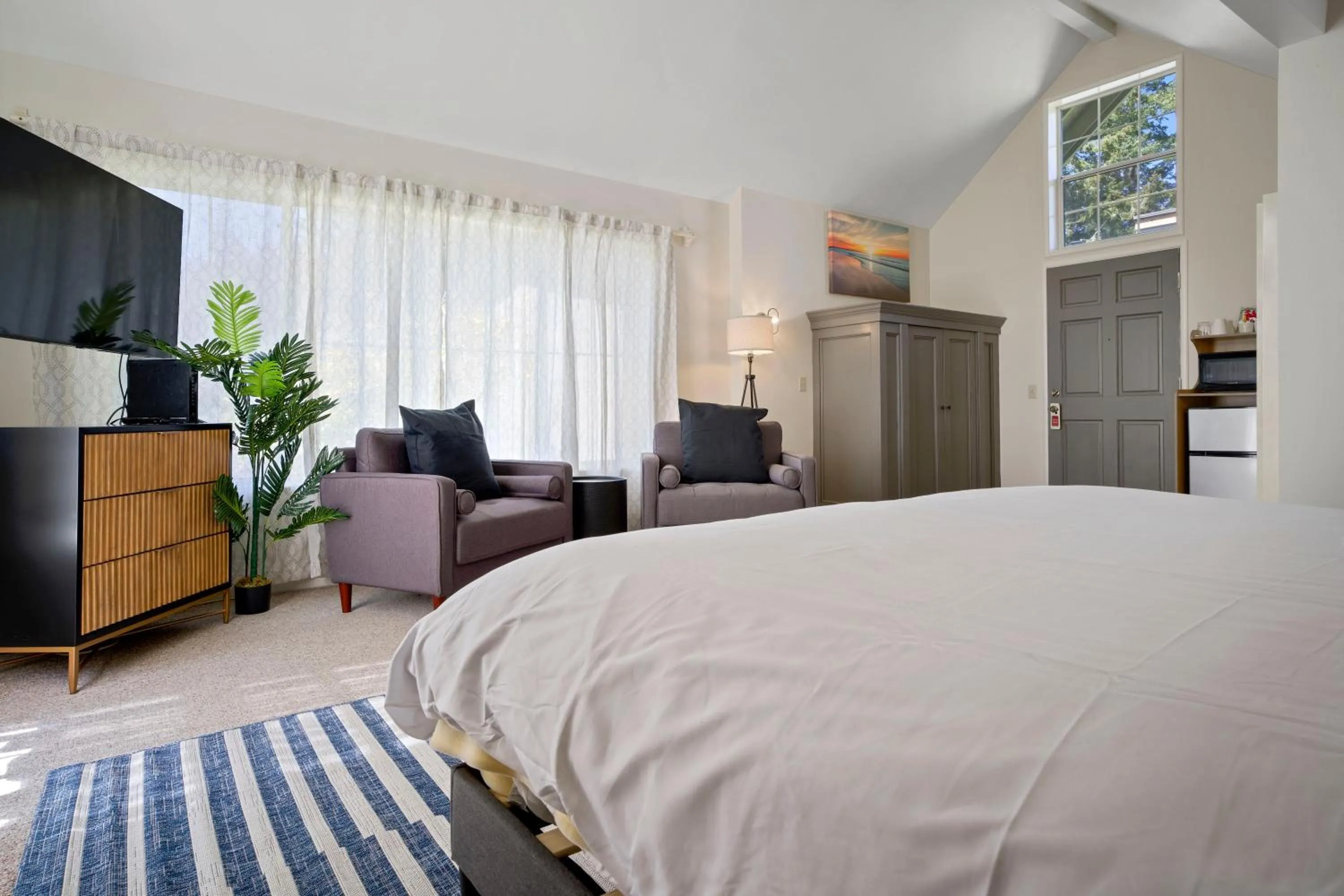 Bed in Mendo Bungalow