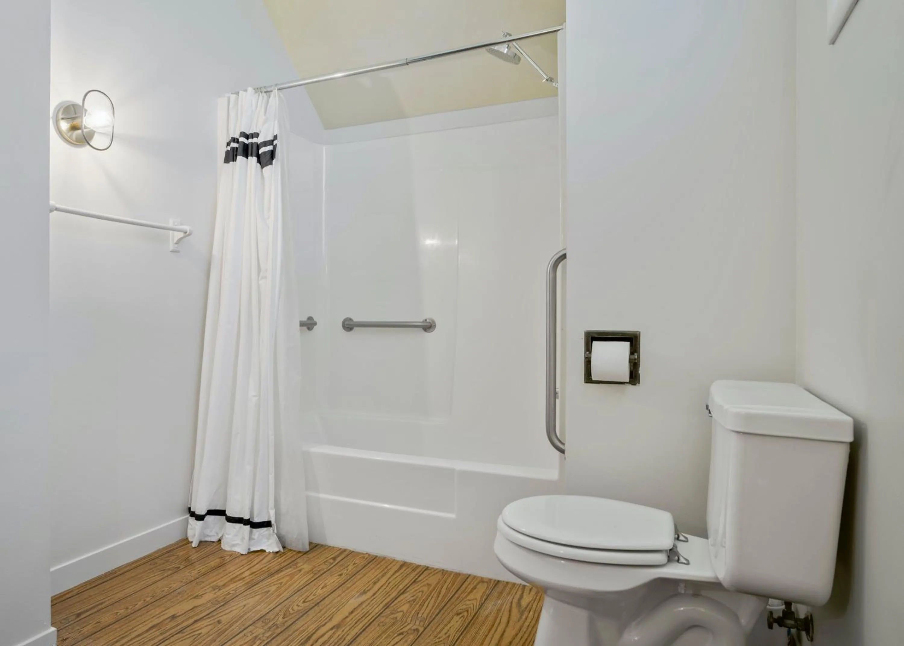 Shower in Mendo Bungalow