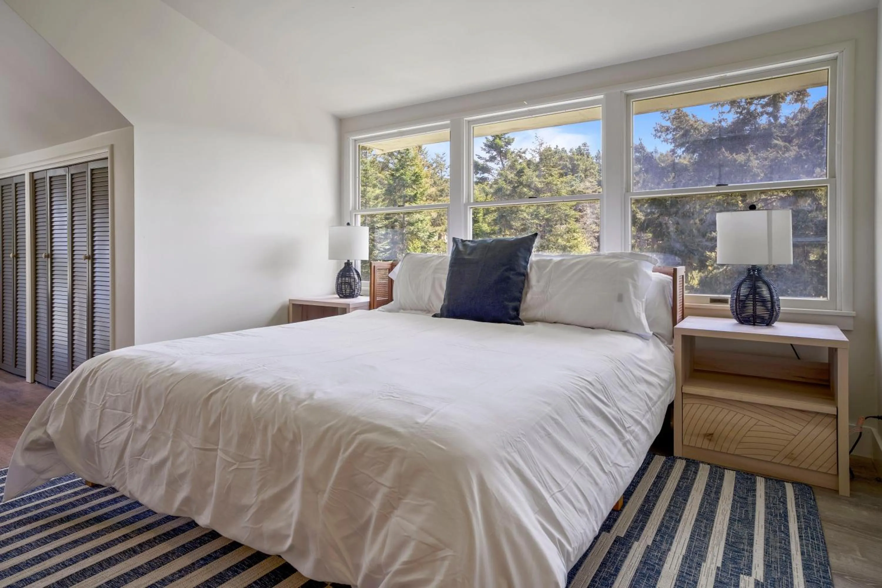 Bed in Mendo Bungalow
