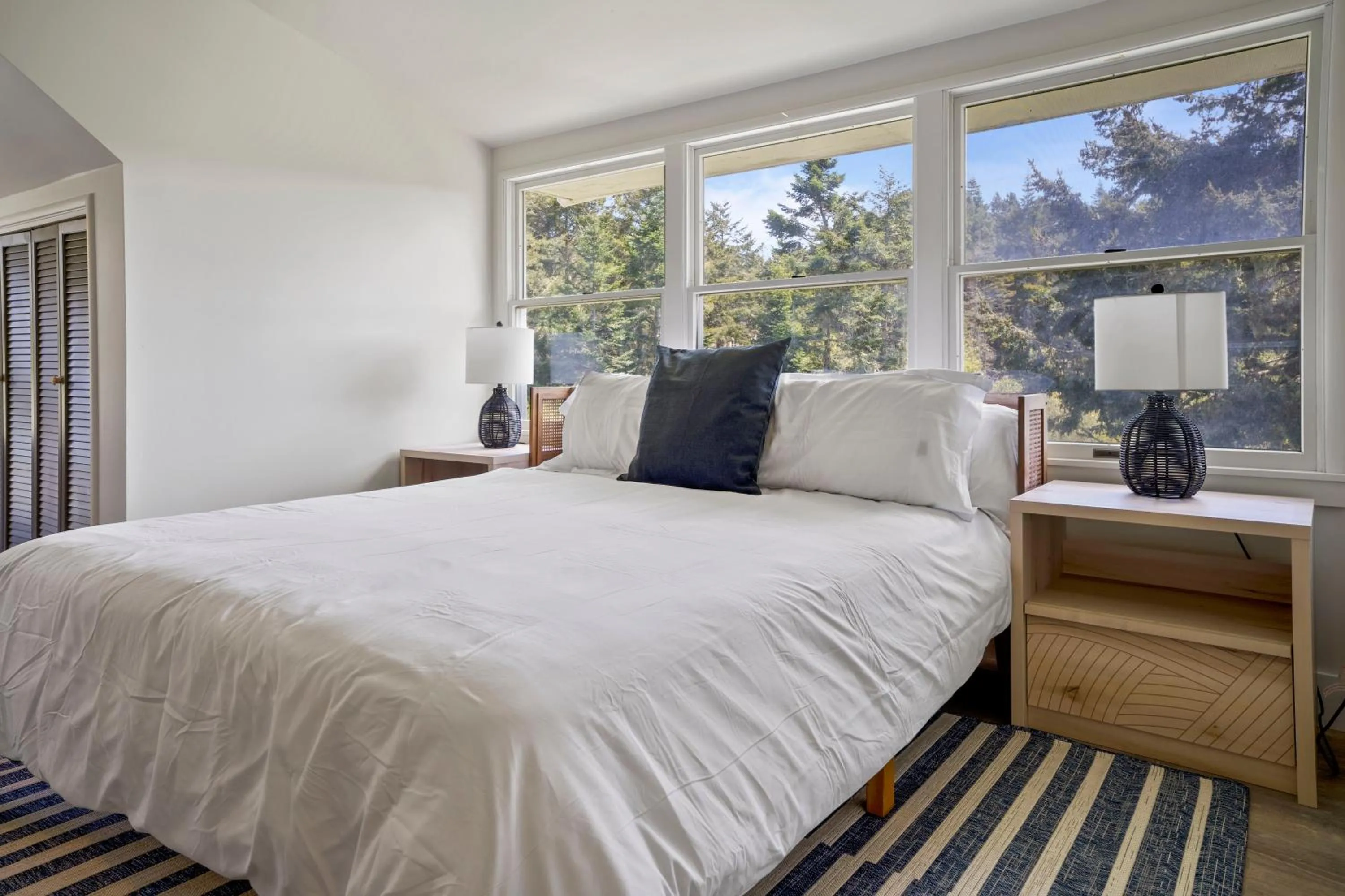 Bed in Mendo Bungalow