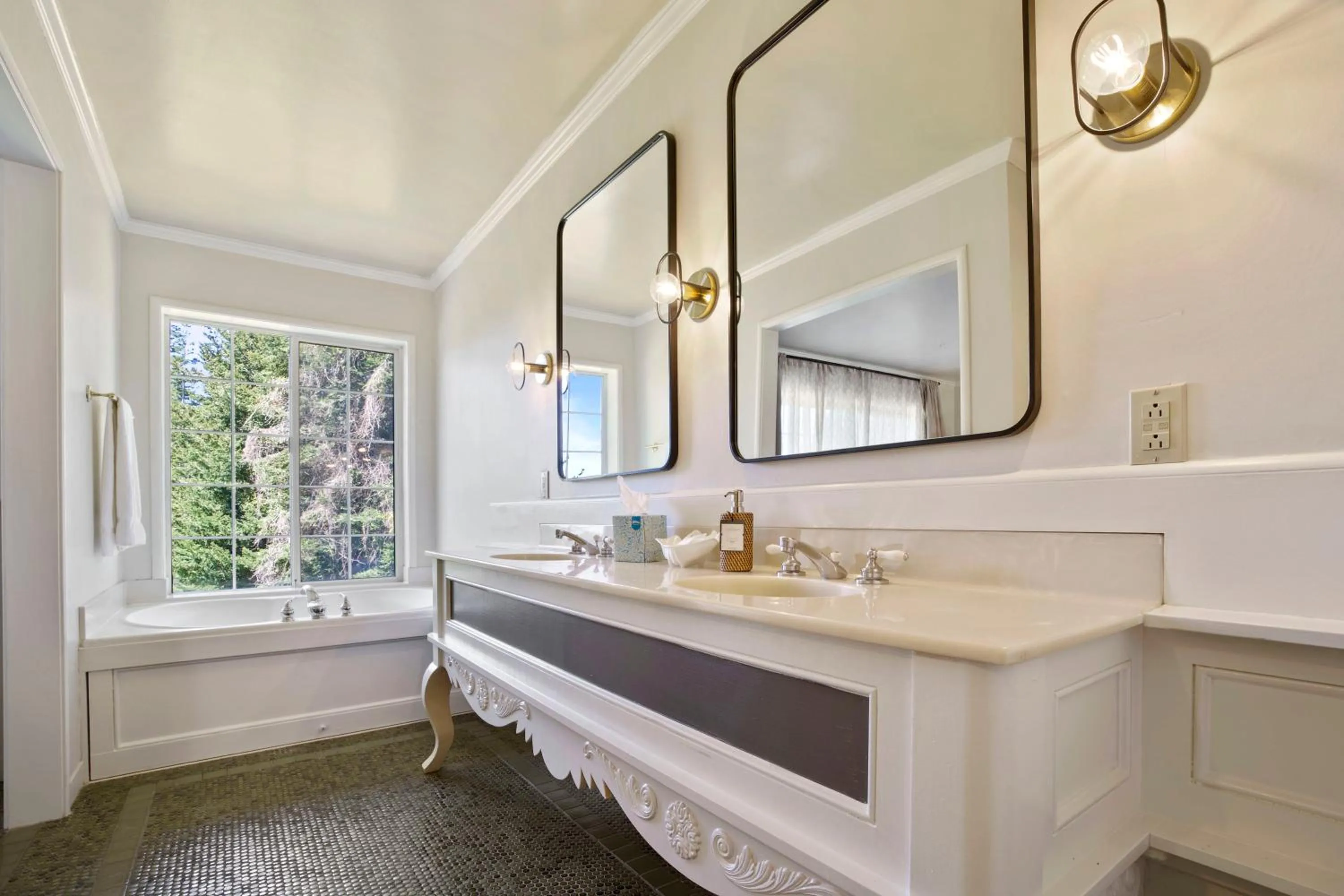 Bathroom in Mendo Bungalow