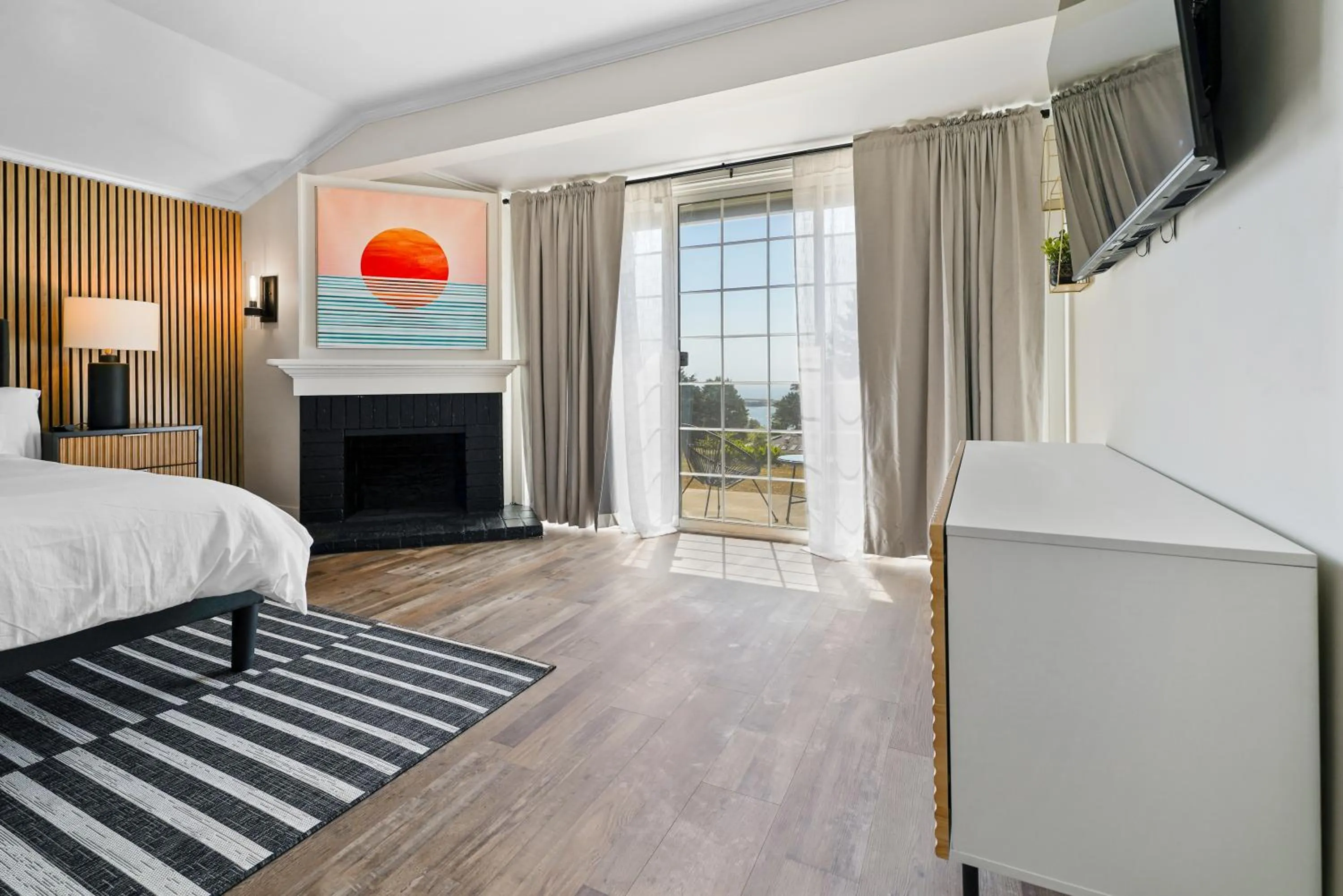 Bedroom, Bed in Mendo Bungalow