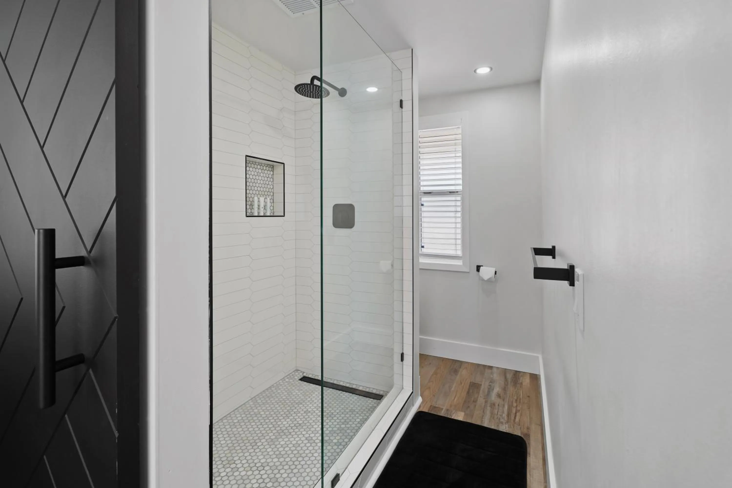 Shower in Mendo Bungalow
