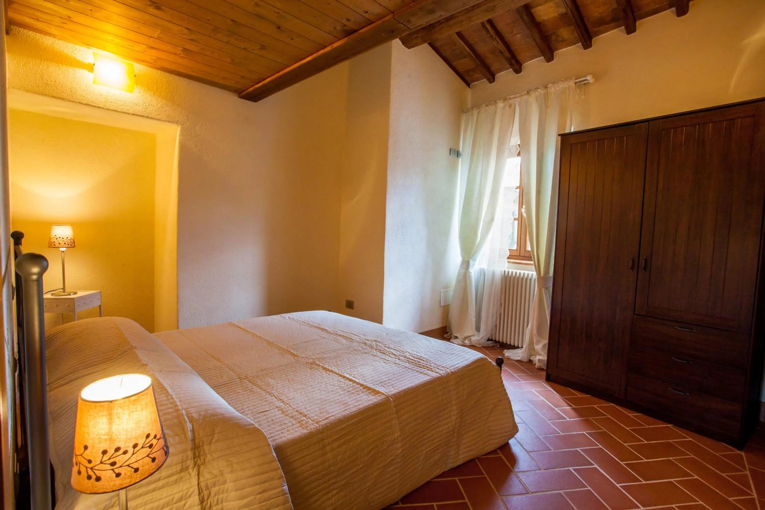 Photo of the whole room, Bed in Borgo alle Mura