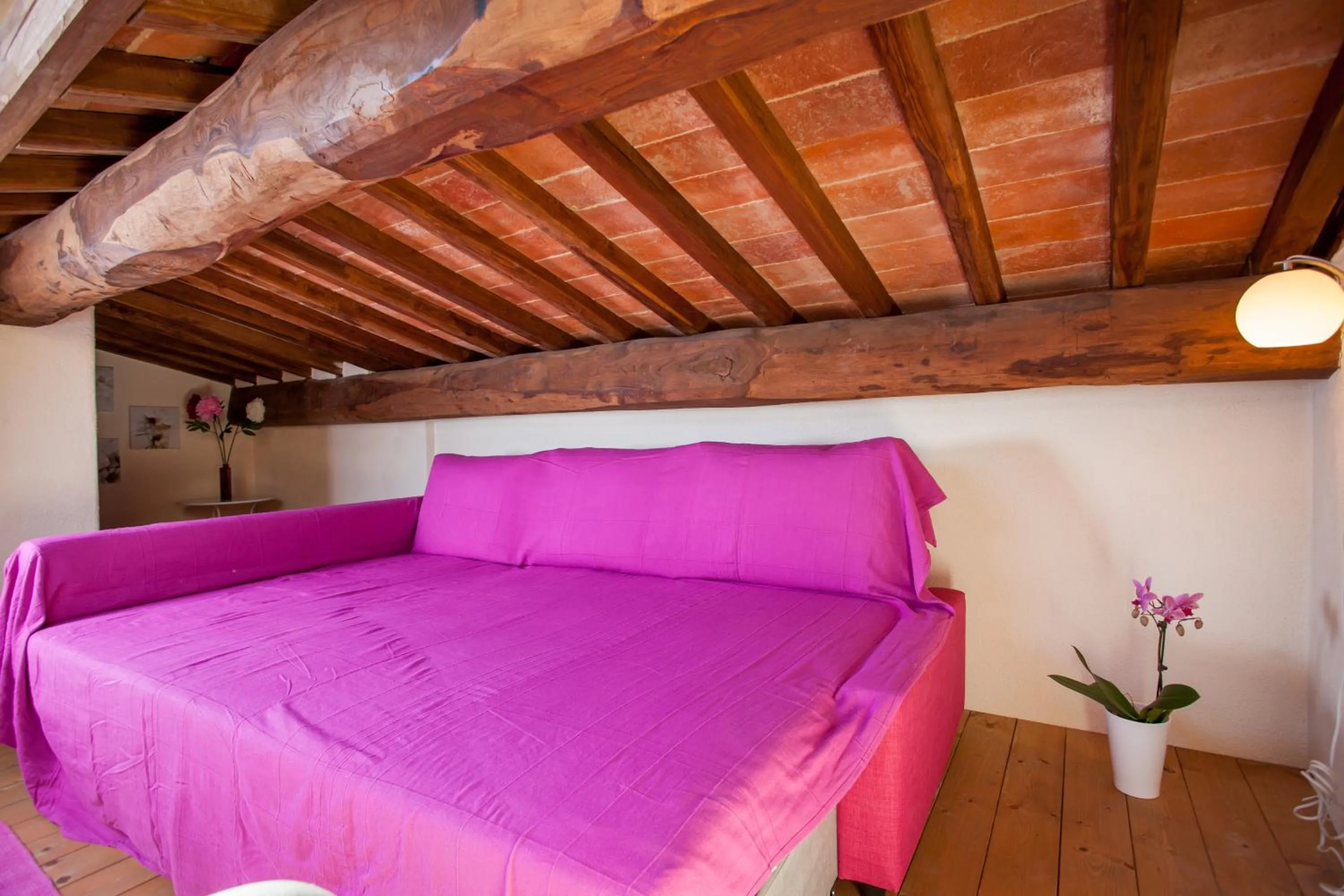 Photo of the whole room, Bed in Borgo alle Mura