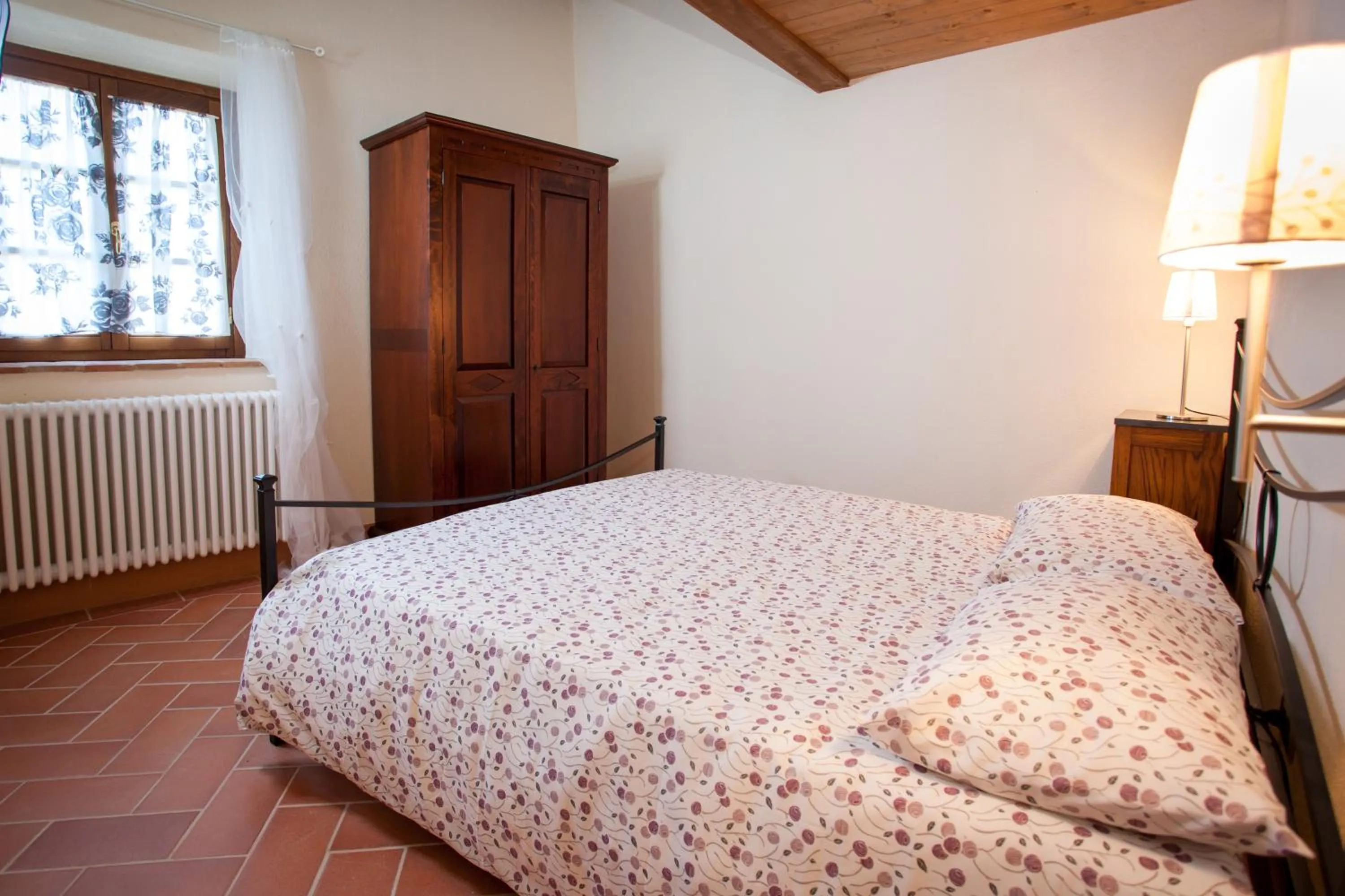 Photo of the whole room, Bed in Borgo alle Mura