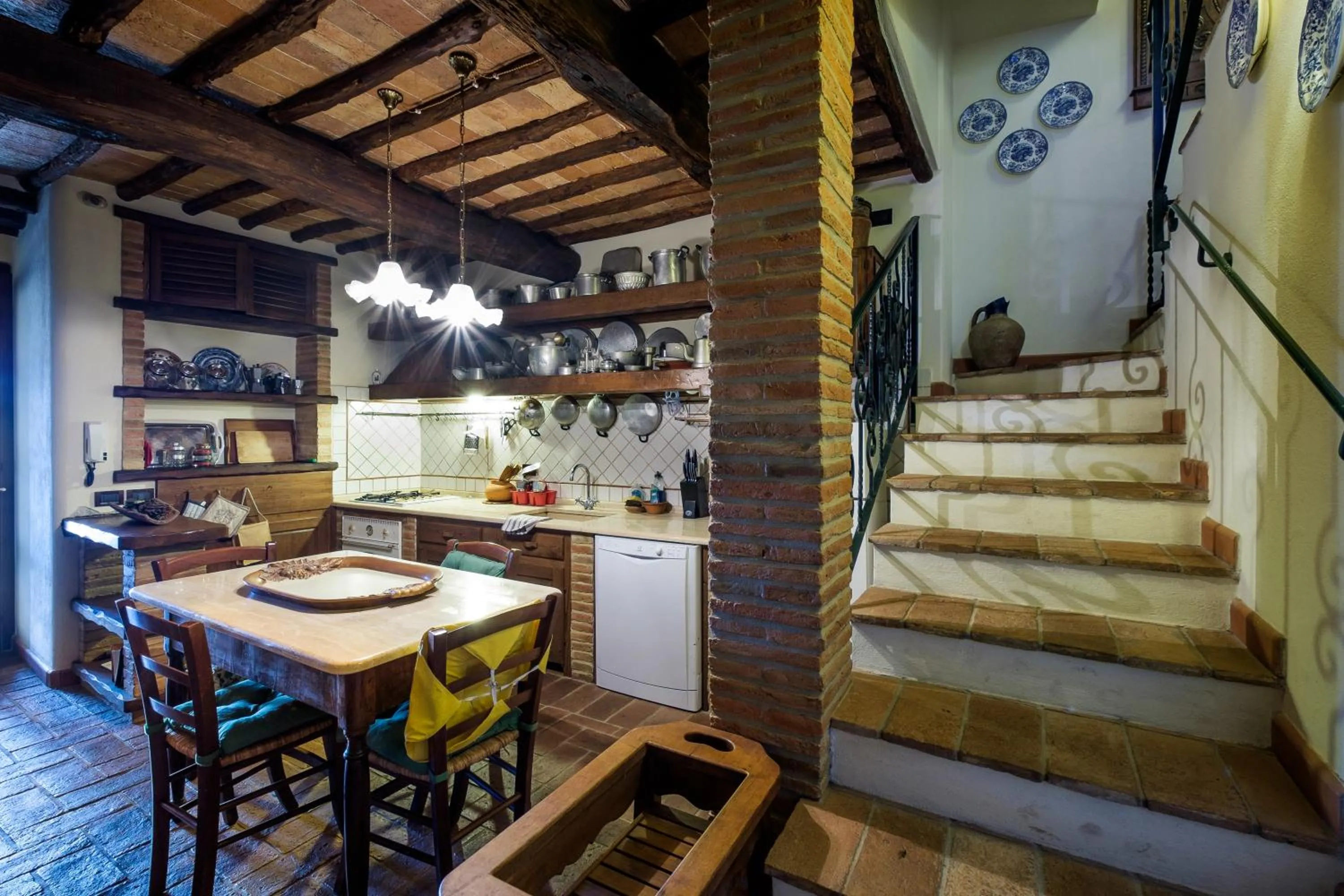 Food and drinks in Borgo alle Mura