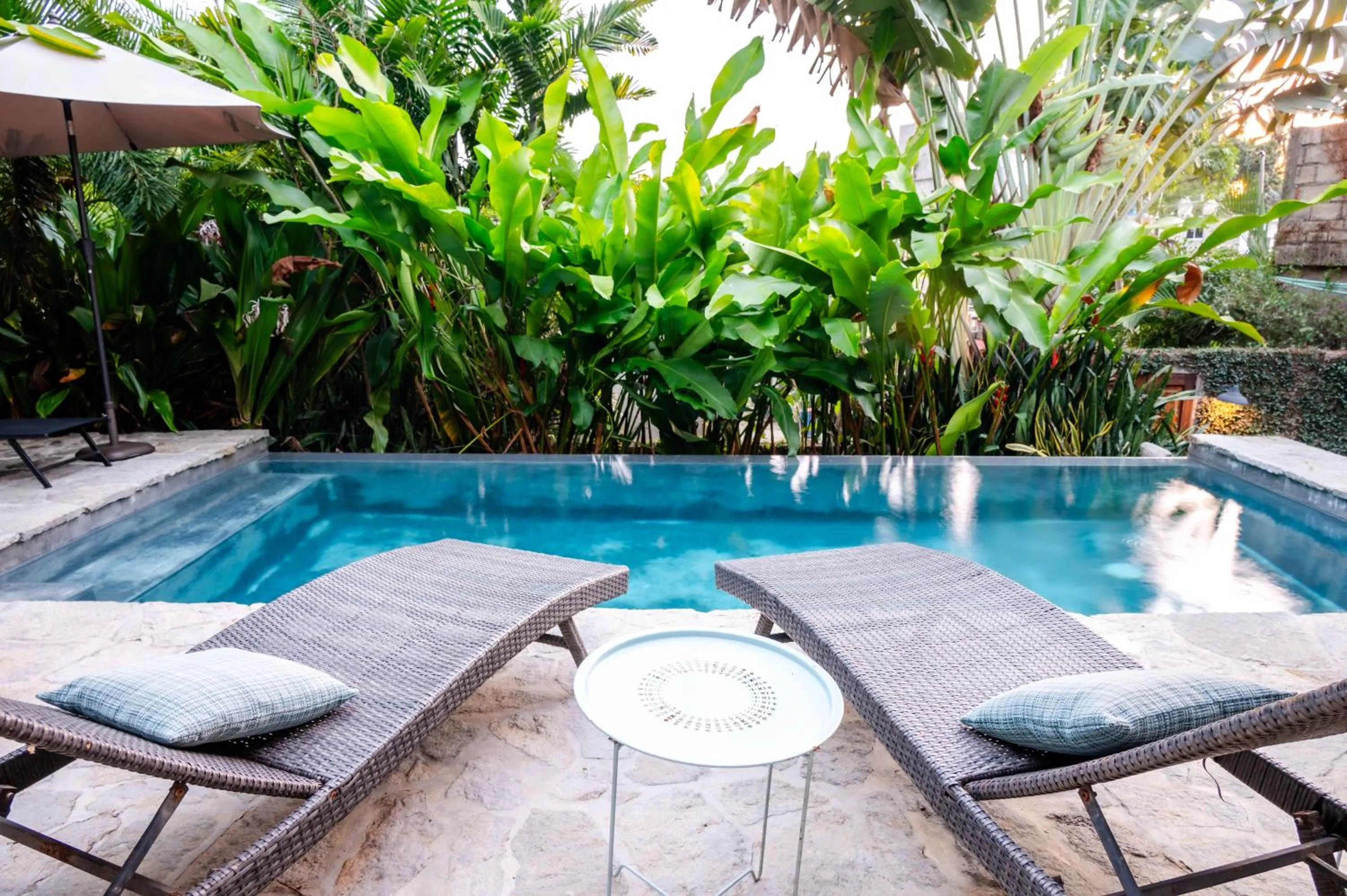 King bed, Kitchenette, Air Conditioning, Pool, Fast WiFi - Aire at Casa Calavera