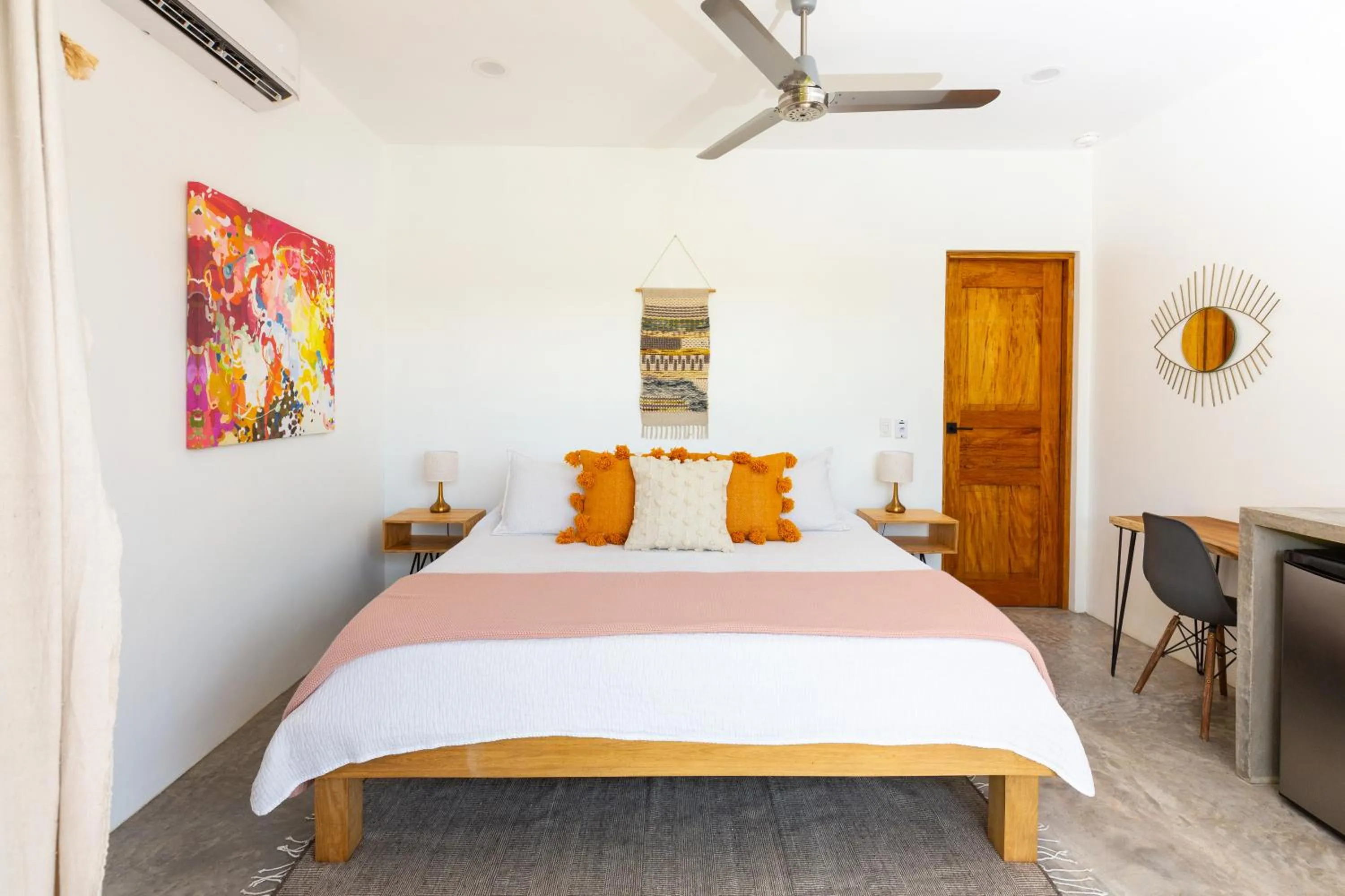 Bed in King bed, Kitchenette, Air Conditioning, Pool, Fast WiFi - Aire at Casa Calavera