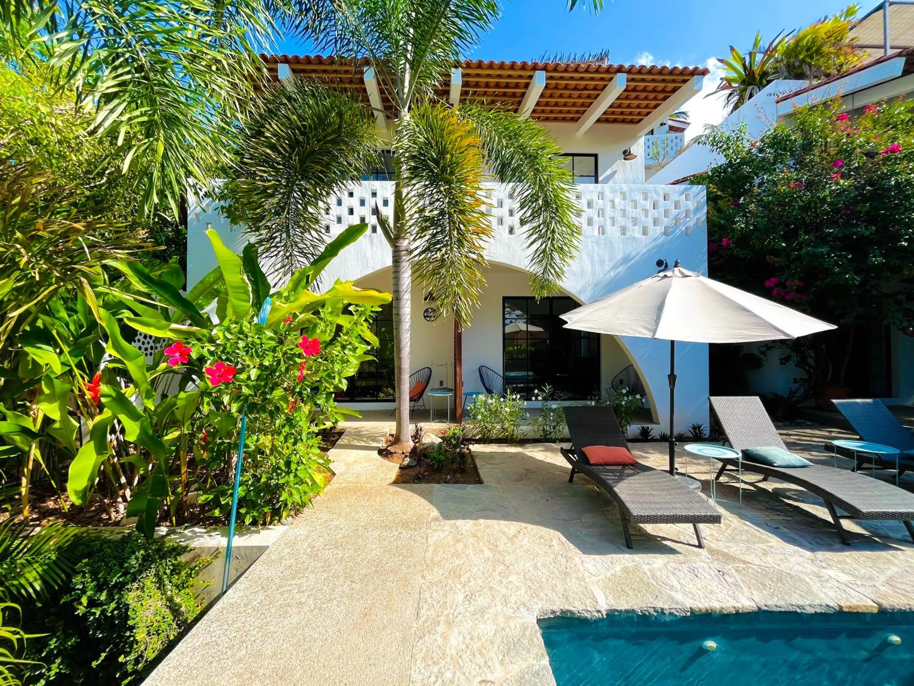 King bed, Kitchenette, Air Conditioning, Pool, Fast WiFi - Aire at Casa Calavera