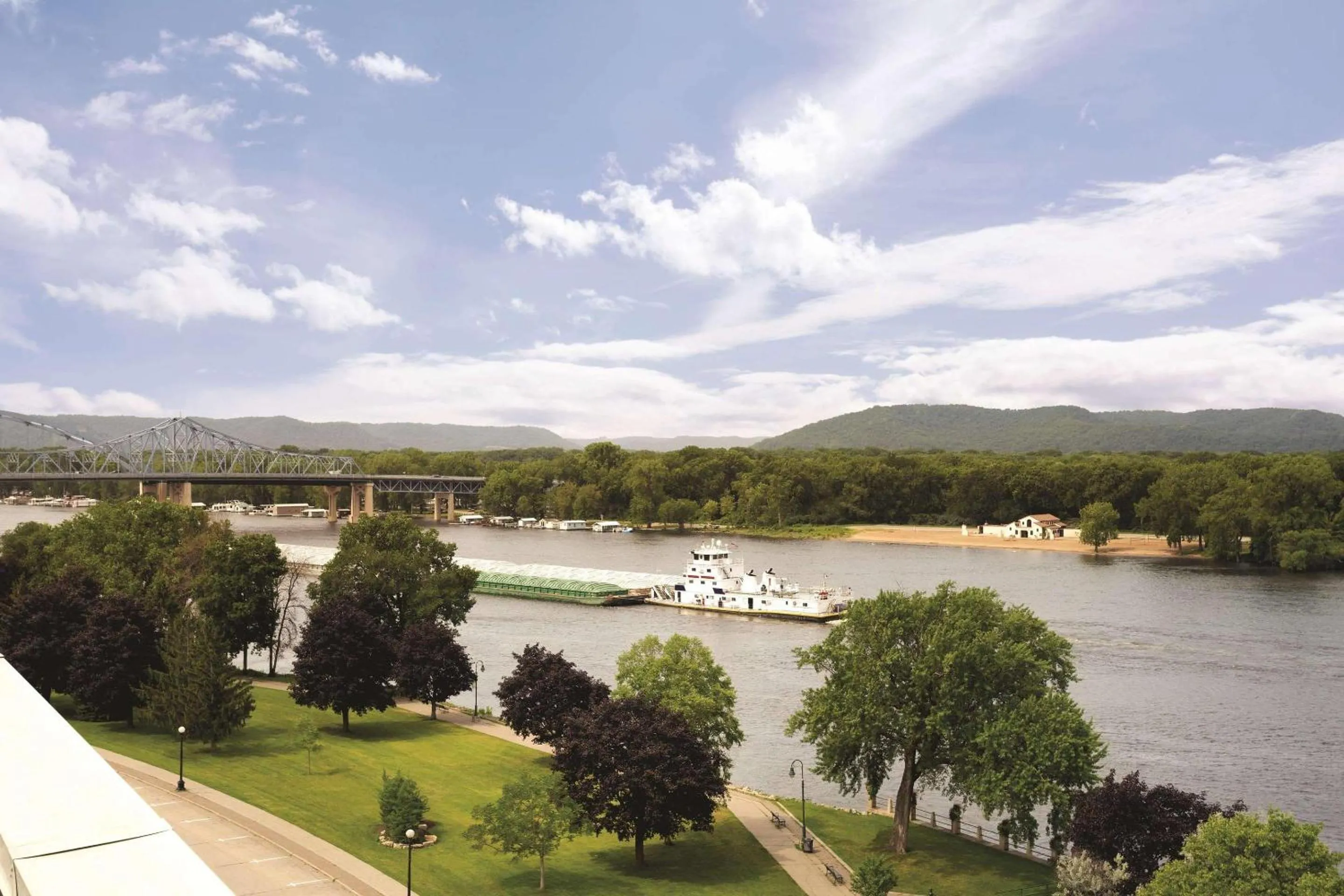 River view in Radisson Hotel La Crosse