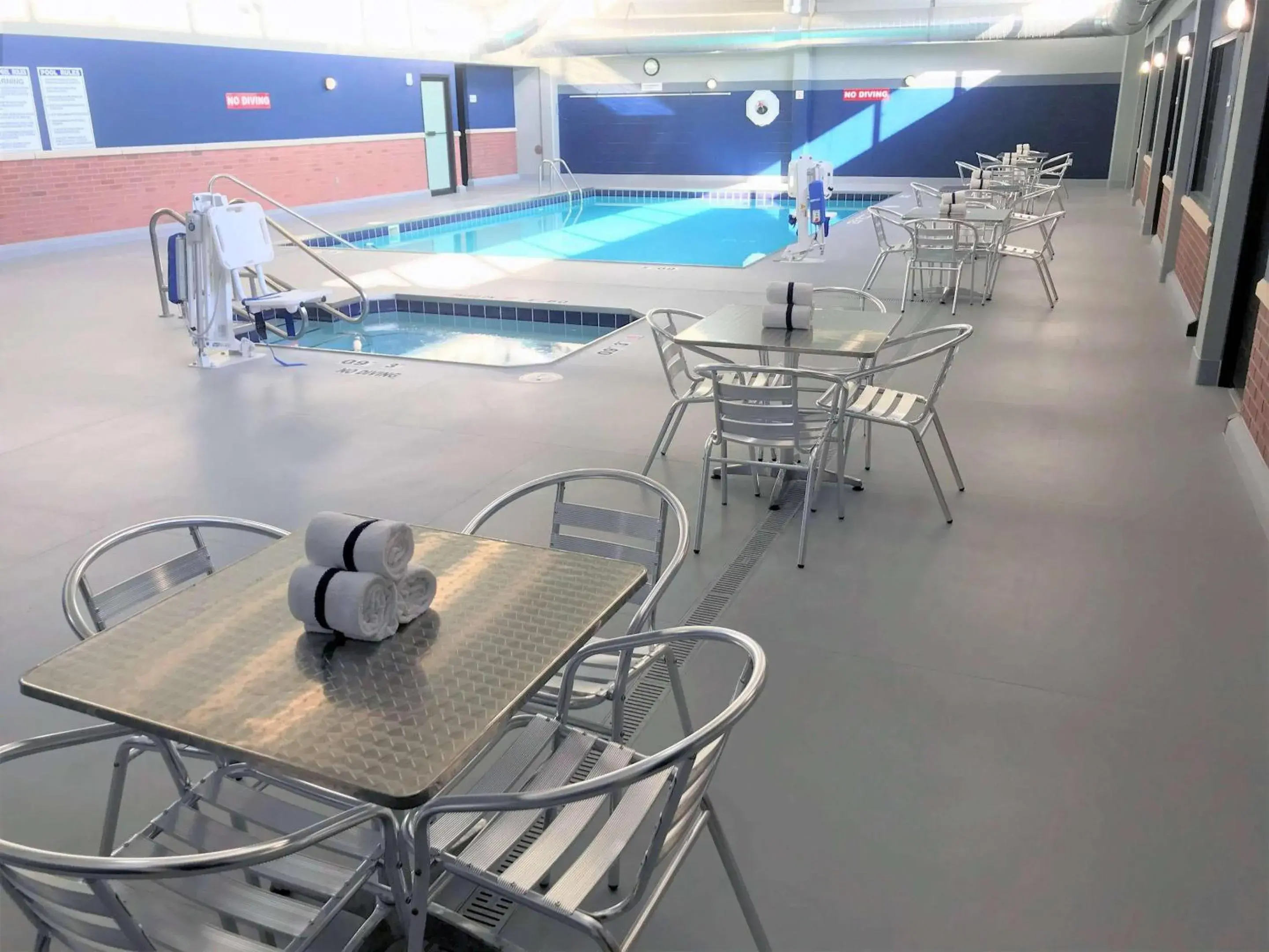 Swimming pool in Radisson Hotel La Crosse Swimming pool in Radisson Hotel La Crosse