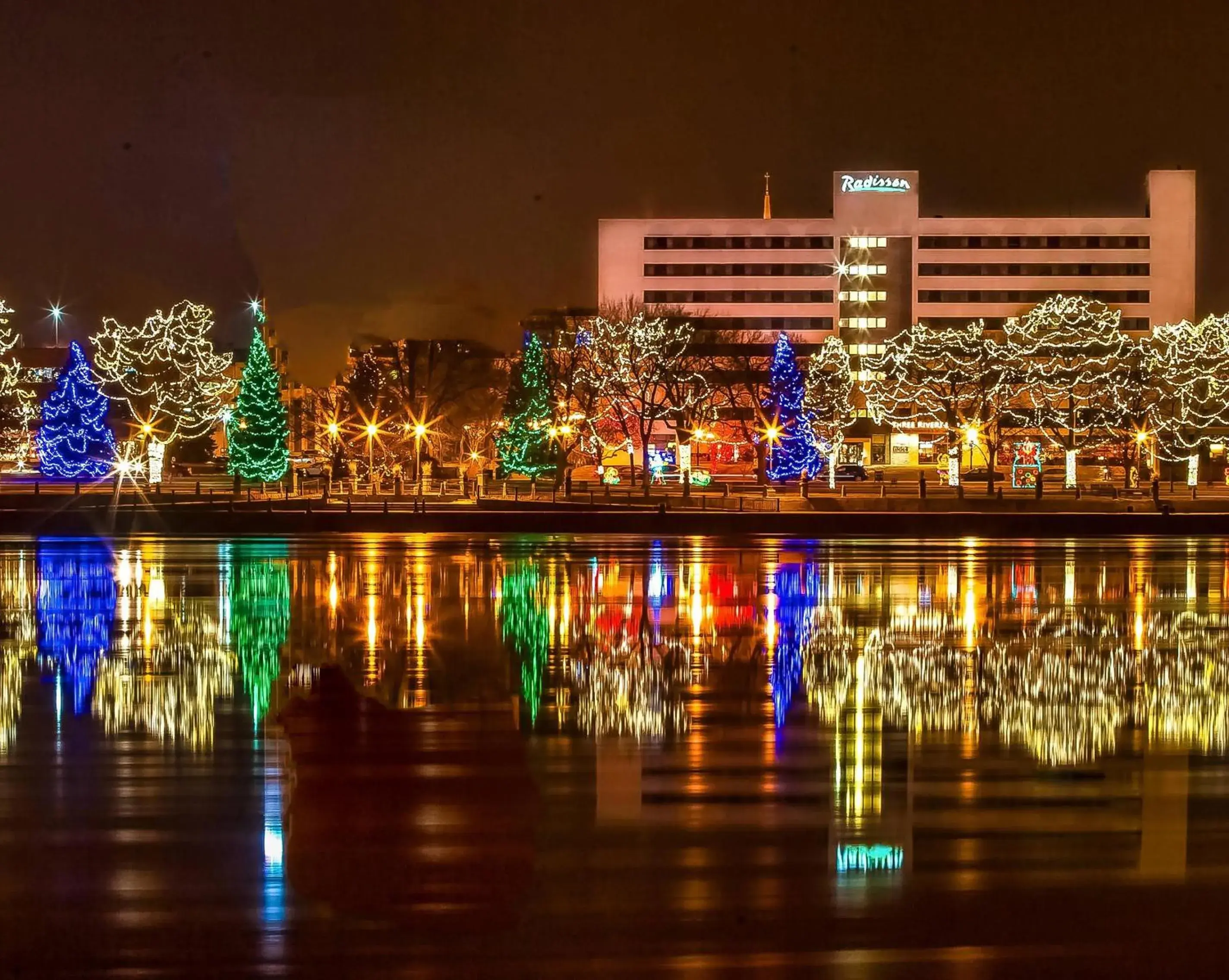 Property building in Radisson Hotel La Crosse Property building in Radisson Hotel La Crosse