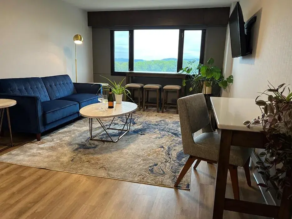 Living room in Radisson Hotel La Crosse Living room in Radisson Hotel La Crosse