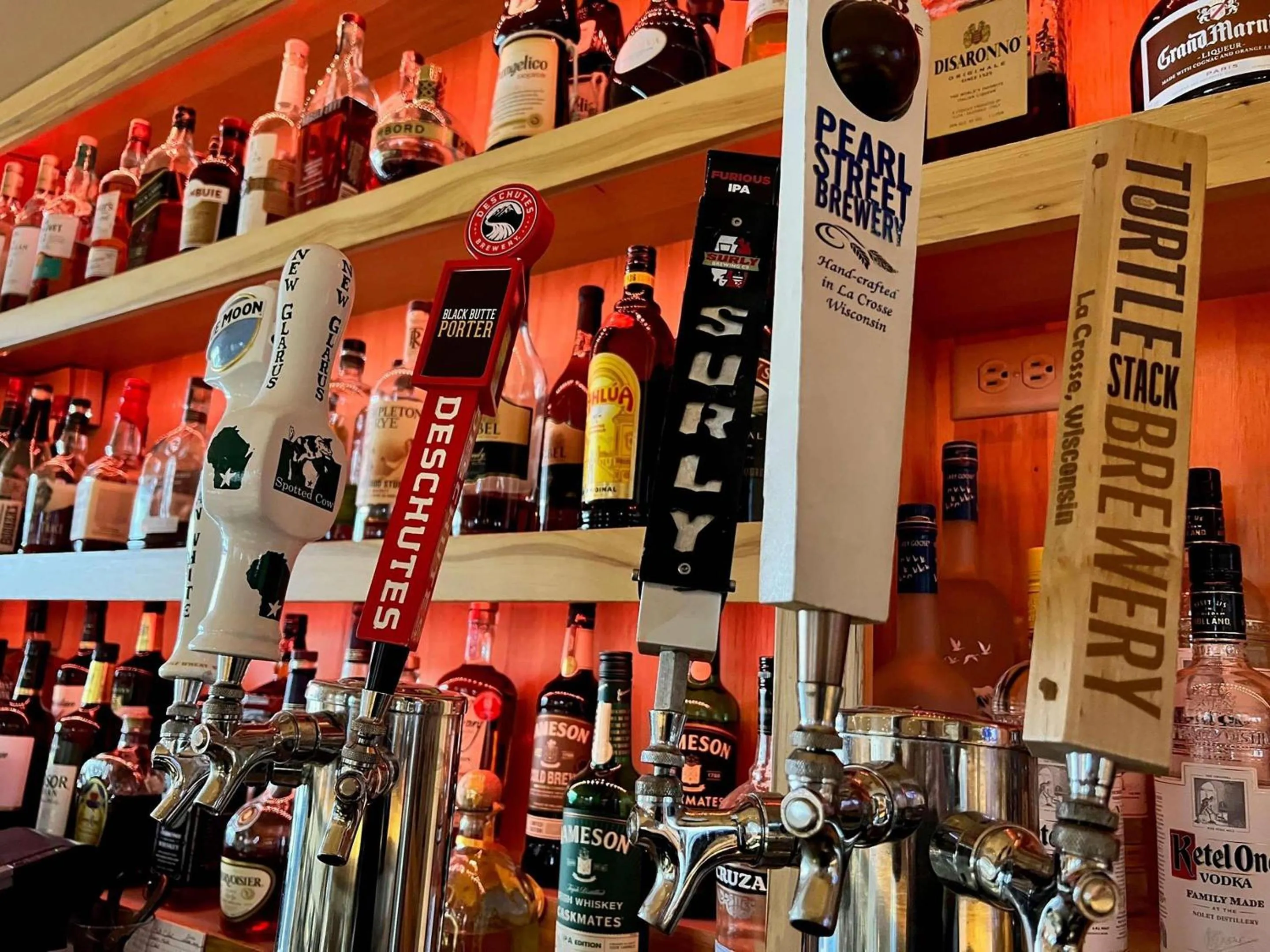 Lounge or bar in Radisson Hotel La Crosse