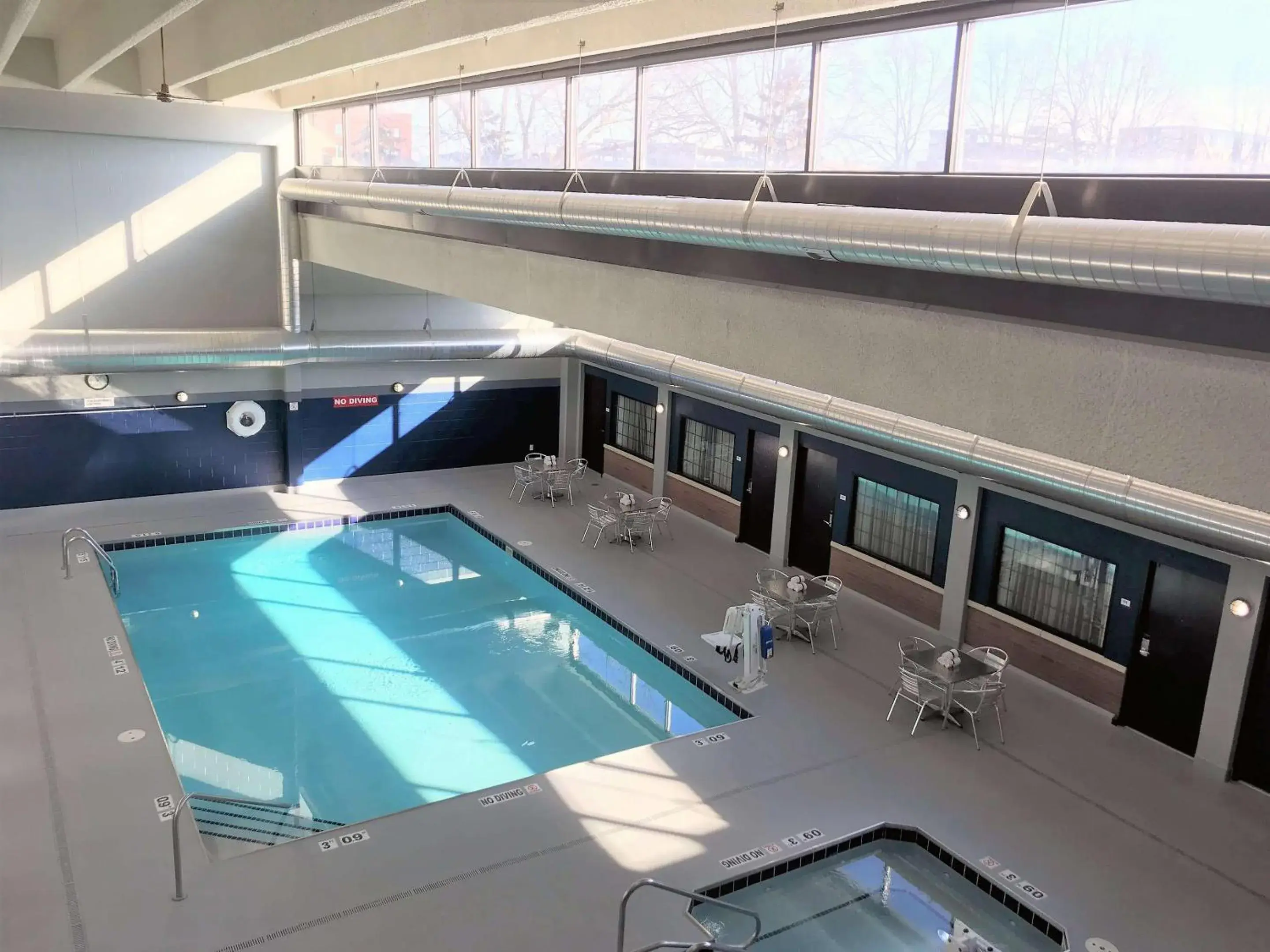 Swimming pool in Radisson Hotel La Crosse Swimming pool in Radisson Hotel La Crosse