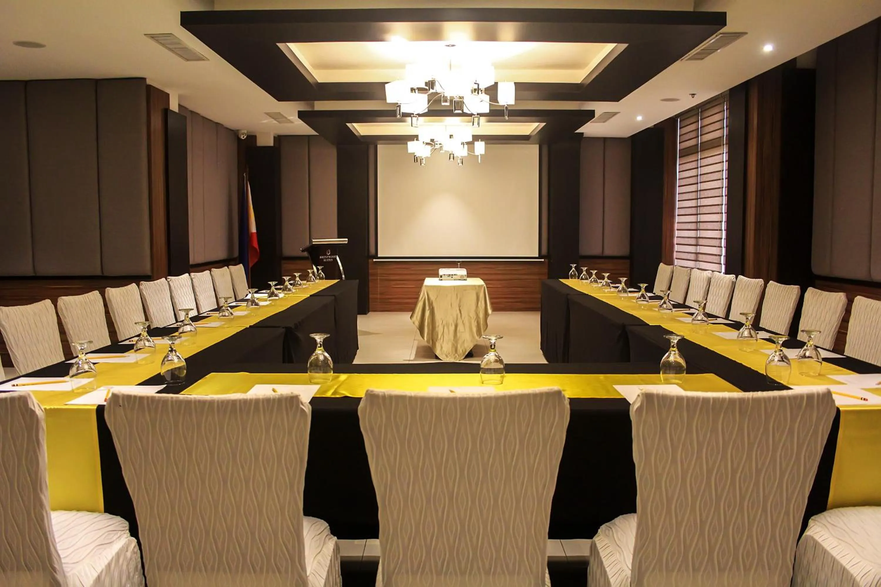 Meeting/conference room in Brentwood Suites